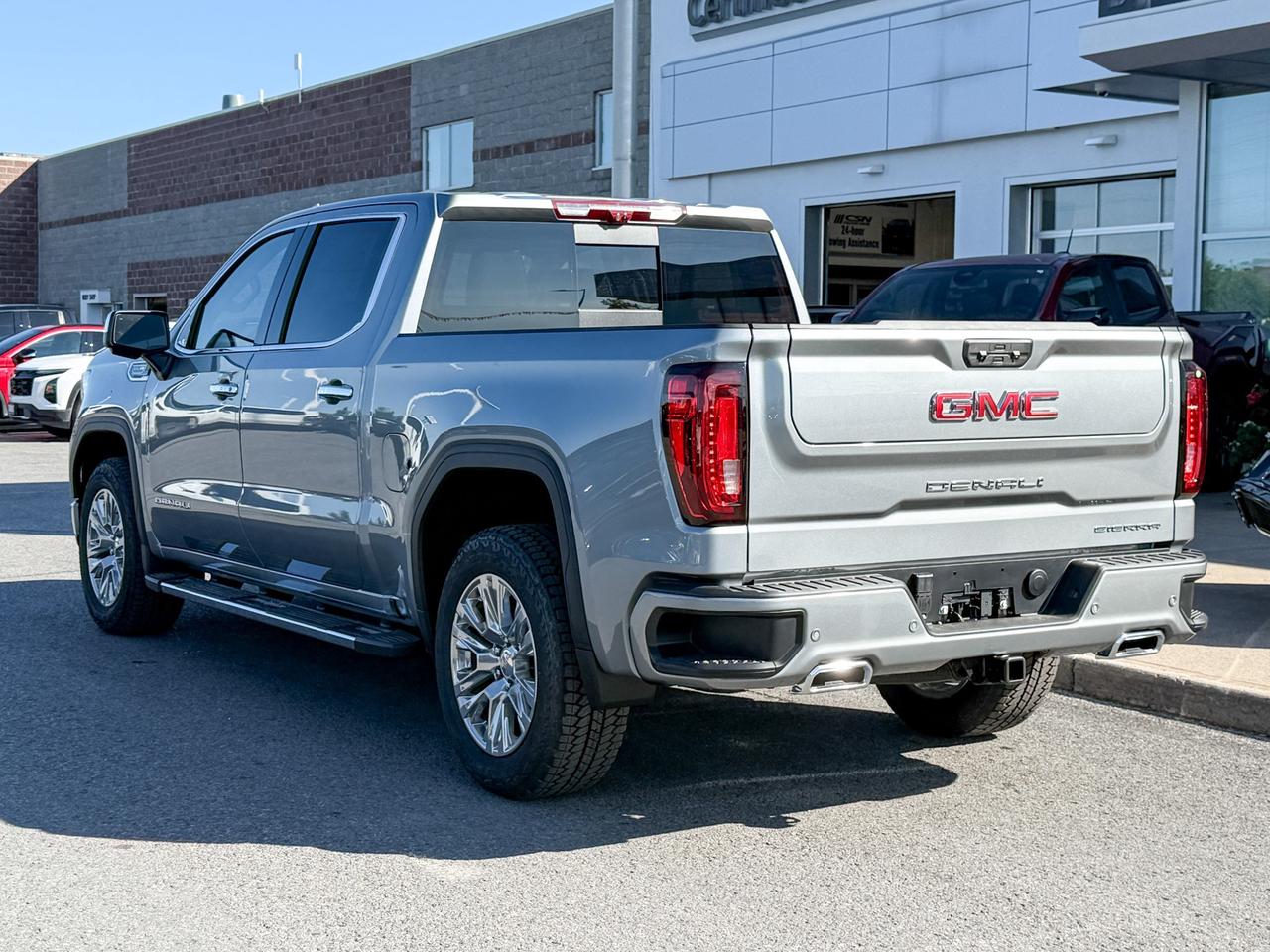2025 GMC Sierra 1500 Denali 5.3L V8 WITH REMOTE START/ENTRY, SUNROOF, HEATED SEATS, HEATED STEERING WHEEL, VENTILATED SEATS, BOSE SPEAKERS, APPLE CARPLAY AND ANDROID AUTO Photo
