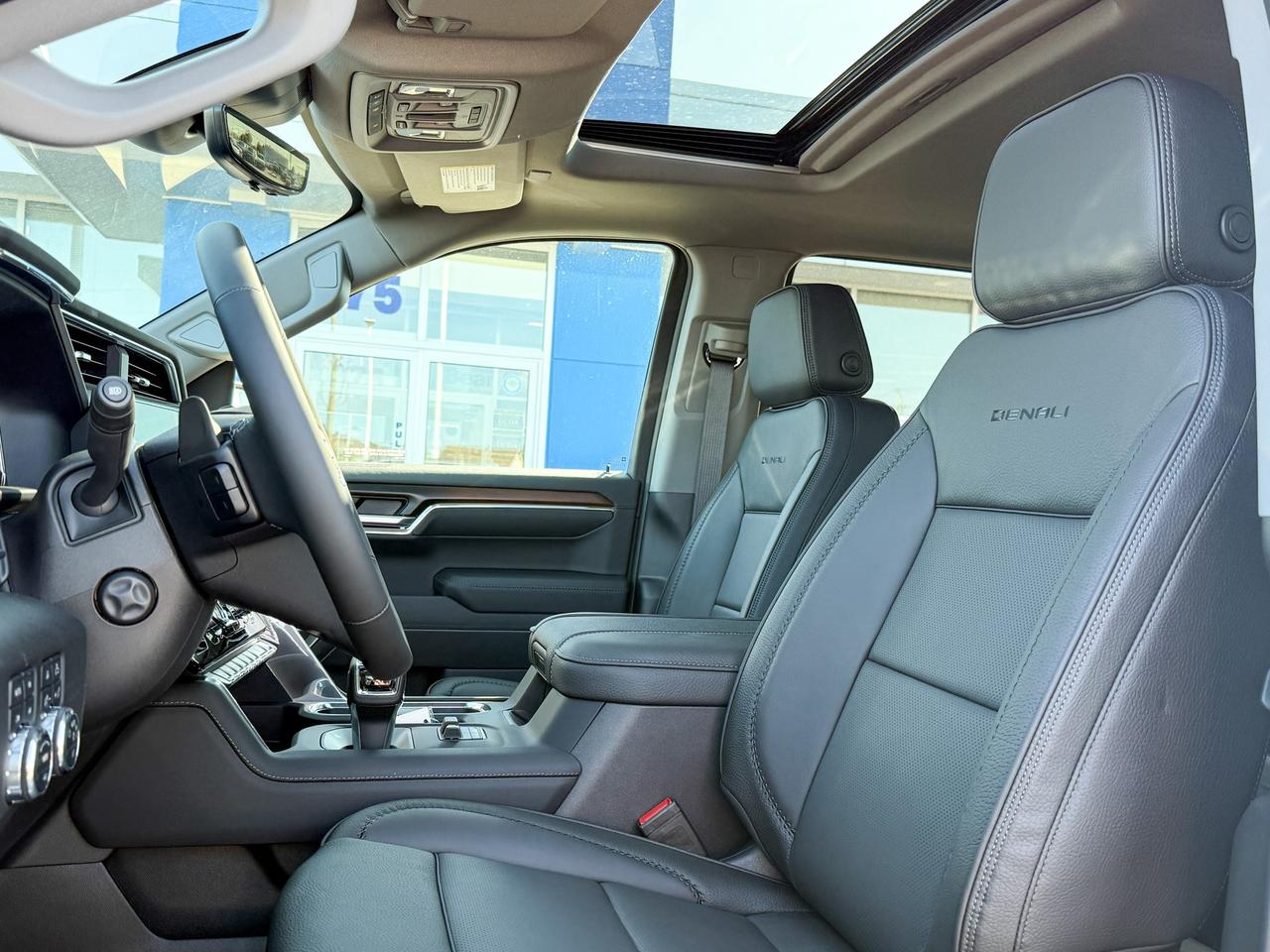 2025 GMC Sierra 1500 Denali 5.3L V8 WITH REMOTE START/ENTRY, SUNROOF, HEATED SEATS, HEATED STEERING WHEEL, VENTILATED SEATS, BOSE SPEAKERS, APPLE CARPLAY AND ANDROID AUTO Photo