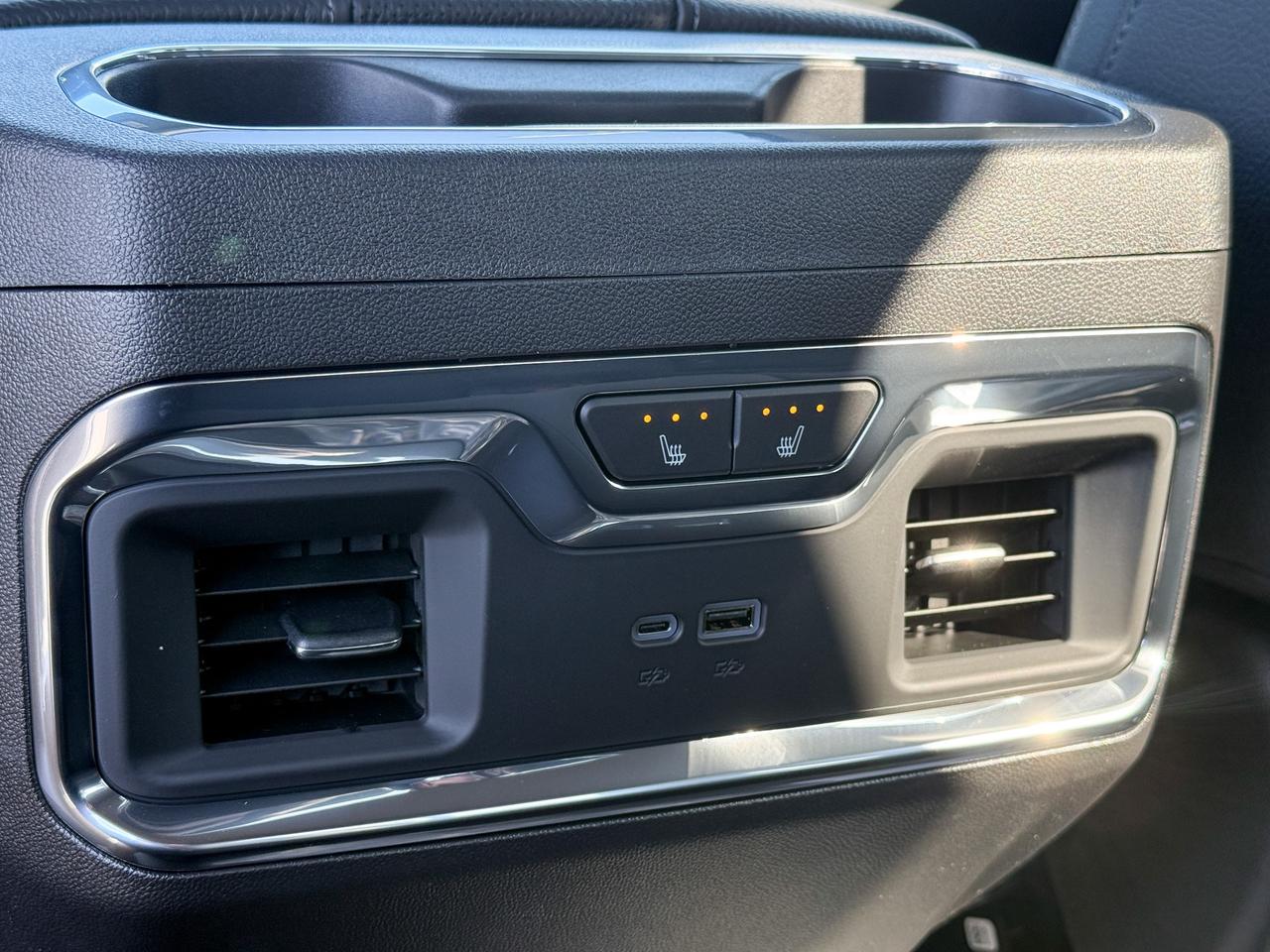 2025 GMC Sierra 1500 Denali 5.3L V8 WITH REMOTE START/ENTRY, SUNROOF, HEATED SEATS, HEATED STEERING WHEEL, VENTILATED SEATS, BOSE SPEAKERS, APPLE CARPLAY AND ANDROID AUTO Photo