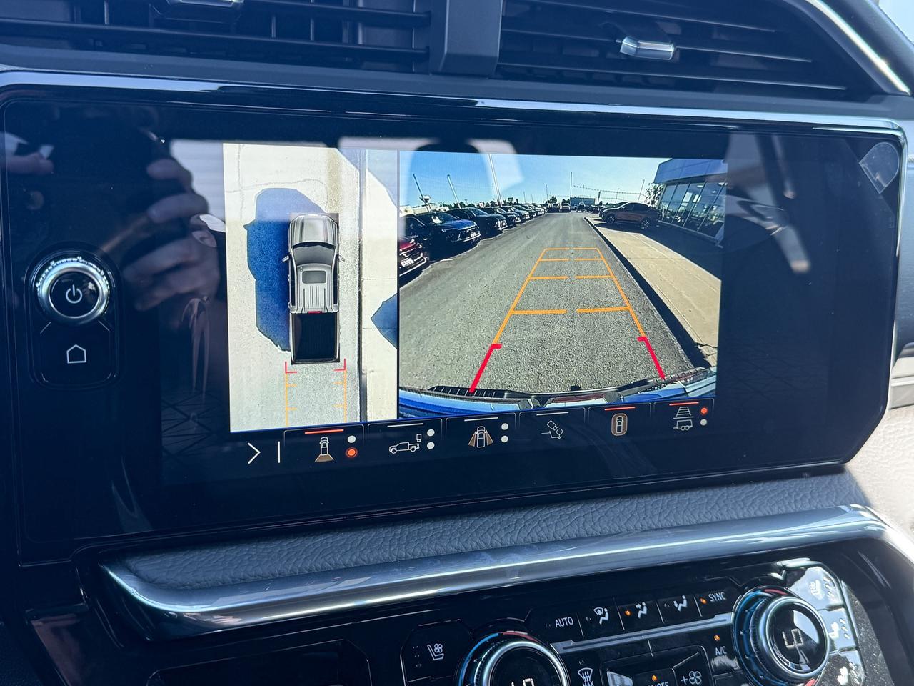 2025 GMC Sierra 1500 Denali 5.3L V8 WITH REMOTE START/ENTRY, SUNROOF, HEATED SEATS, HEATED STEERING WHEEL, VENTILATED SEATS, BOSE SPEAKERS, APPLE CARPLAY AND ANDROID AUTO Photo