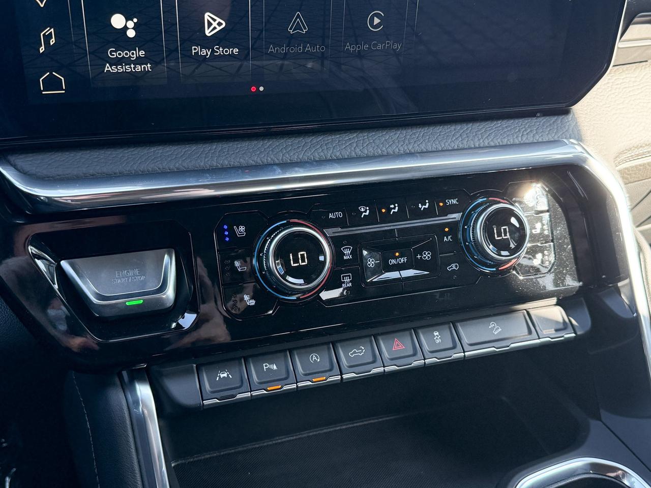 2025 GMC Sierra 1500 Denali 5.3L V8 WITH REMOTE START/ENTRY, SUNROOF, HEATED SEATS, HEATED STEERING WHEEL, VENTILATED SEATS, BOSE SPEAKERS, APPLE CARPLAY AND ANDROID AUTO Photo
