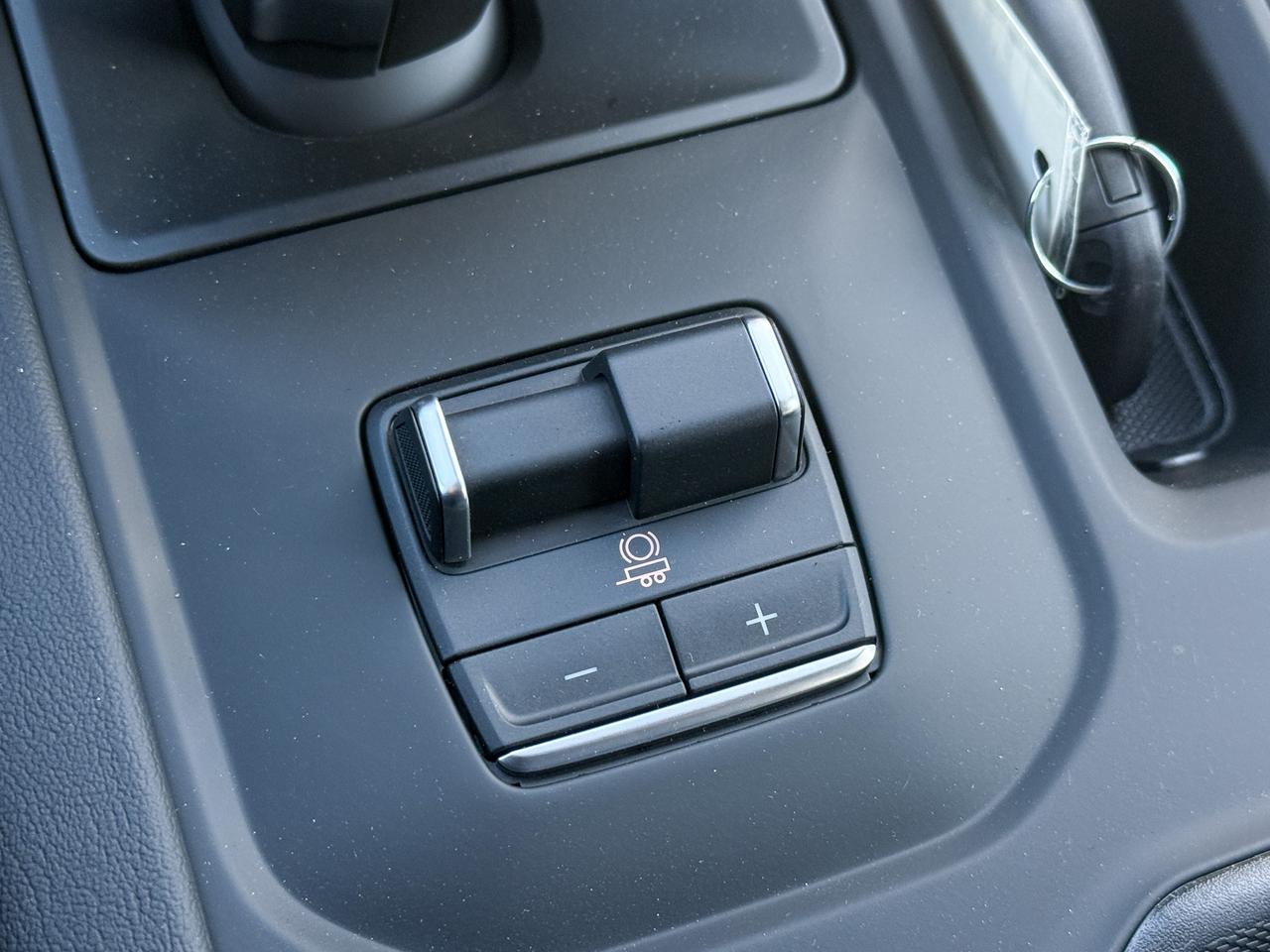 2025 GMC Sierra 1500 Denali 5.3L V8 WITH REMOTE START/ENTRY, SUNROOF, HEATED SEATS, HEATED STEERING WHEEL, VENTILATED SEATS, BOSE SPEAKERS, APPLE CARPLAY AND ANDROID AUTO Photo