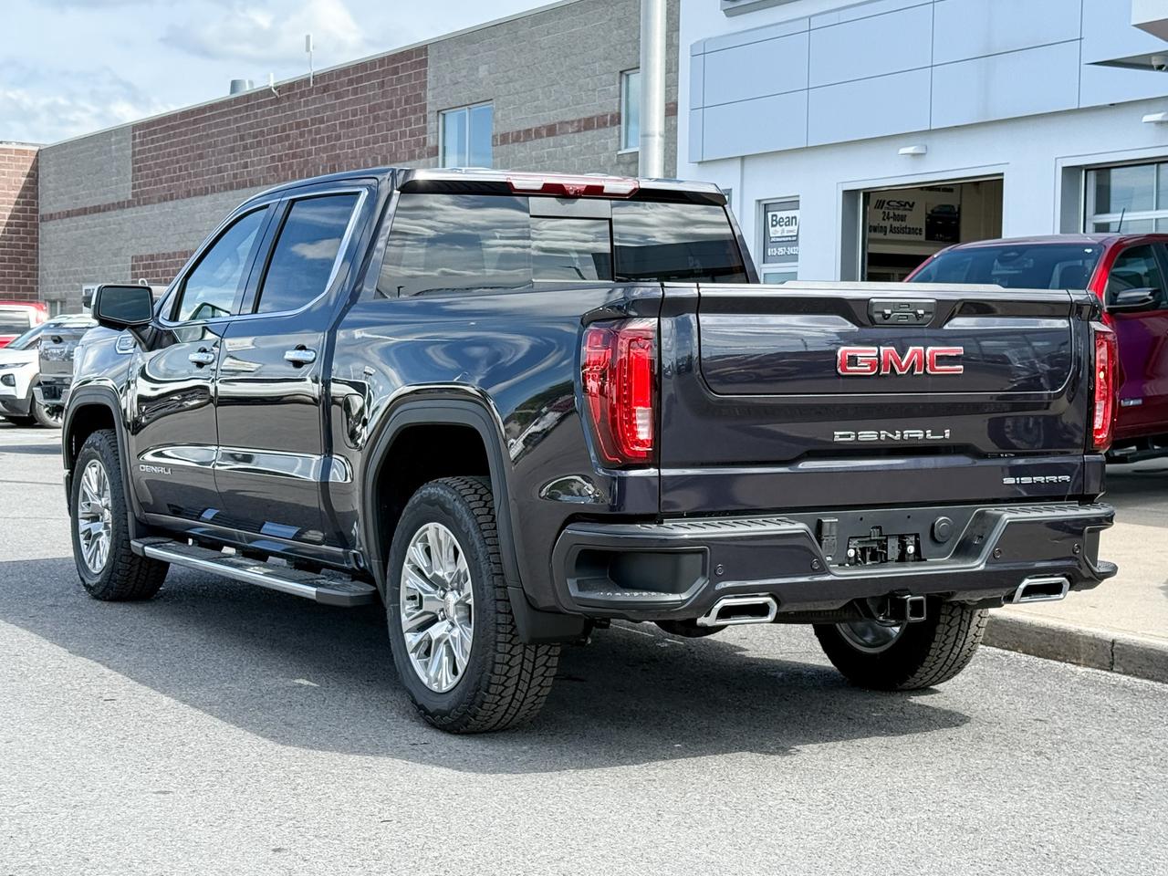 2025 GMC Sierra 1500 Denali 5.3L V8 WITH REMOTE START/ENTRY, SUNROOF, HEATED SEATS, HEATED STEERING WHEEL, VENTILATED SEATS, BOSE SPEAKERS, APPLE CARPLAY AND ANDROID AUTO Photo