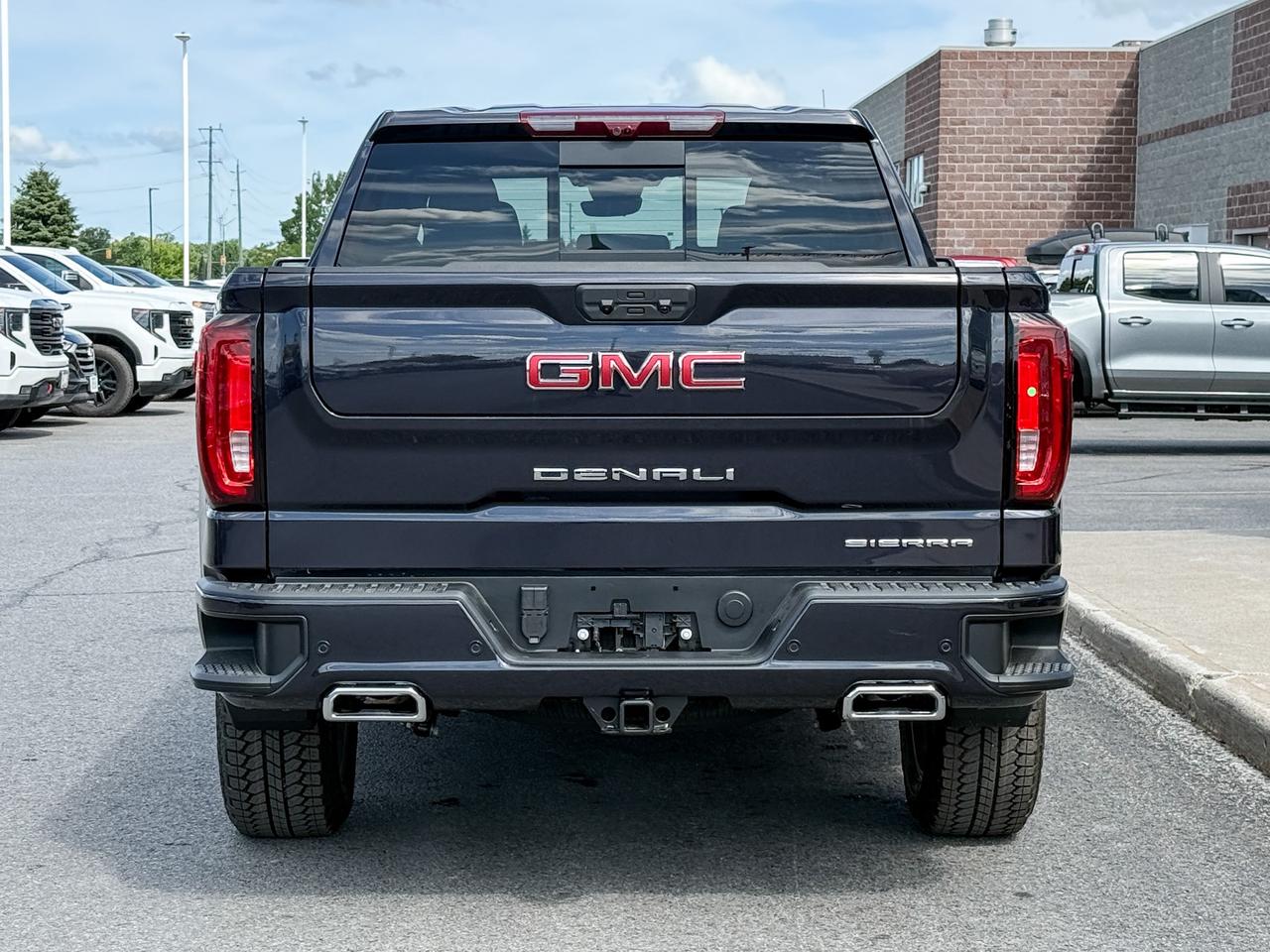2025 GMC Sierra 1500 Denali 5.3L V8 WITH REMOTE START/ENTRY, SUNROOF, HEATED SEATS, HEATED STEERING WHEEL, VENTILATED SEATS, BOSE SPEAKERS, APPLE CARPLAY AND ANDROID AUTO Photo