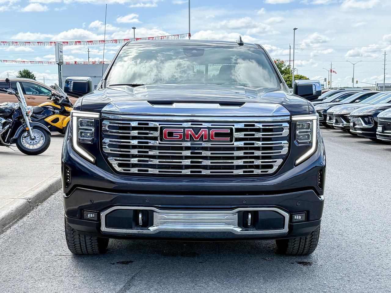 2025 GMC Sierra 1500 Denali 5.3L V8 WITH REMOTE START/ENTRY, SUNROOF, HEATED SEATS, HEATED STEERING WHEEL, VENTILATED SEATS, BOSE SPEAKERS, APPLE CARPLAY AND ANDROID AUTO Photo