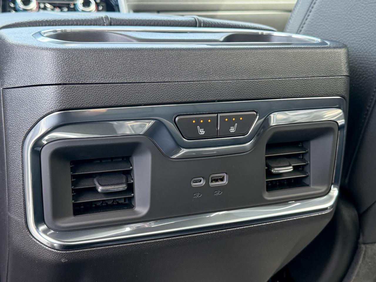 2025 GMC Sierra 1500 Denali 5.3L V8 WITH REMOTE START/ENTRY, SUNROOF, HEATED SEATS, HEATED STEERING WHEEL, VENTILATED SEATS, BOSE SPEAKERS, APPLE CARPLAY AND ANDROID AUTO Photo