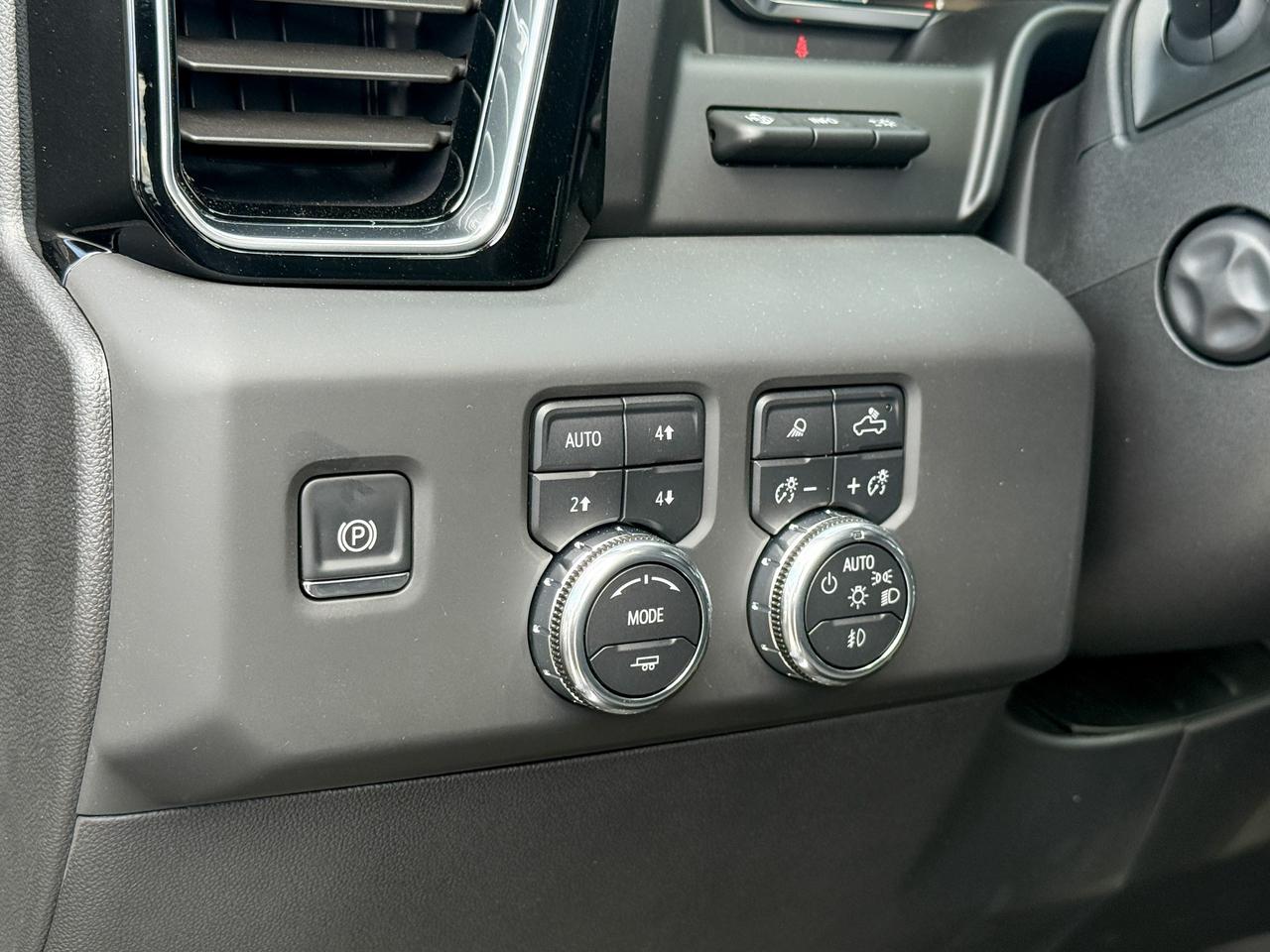 2025 GMC Sierra 1500 Denali 5.3L V8 WITH REMOTE START/ENTRY, SUNROOF, HEATED SEATS, HEATED STEERING WHEEL, VENTILATED SEATS, BOSE SPEAKERS, APPLE CARPLAY AND ANDROID AUTO Photo