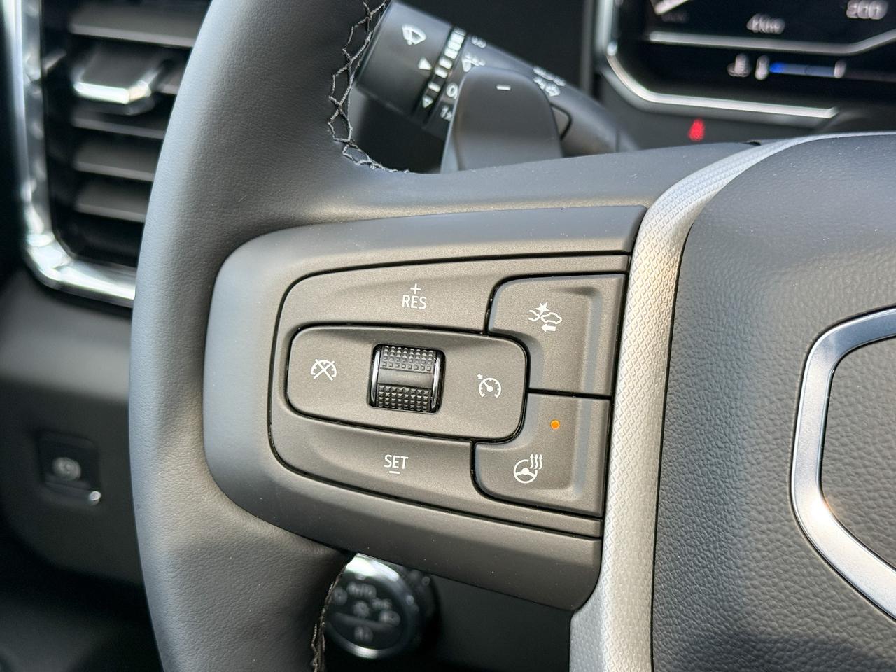 2025 GMC Sierra 1500 Denali 5.3L V8 WITH REMOTE START/ENTRY, SUNROOF, HEATED SEATS, HEATED STEERING WHEEL, VENTILATED SEATS, BOSE SPEAKERS, APPLE CARPLAY AND ANDROID AUTO Photo