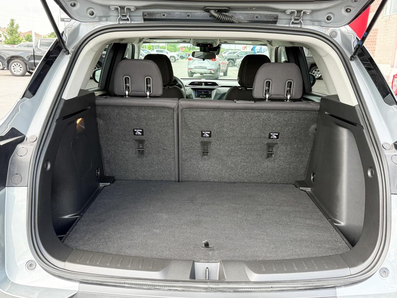 2023 Chevrolet TrailBlazer 1.3L 3CYL TURBO, AWD LT, HEATED FRONT CLOTH SEATS, REMOTE VEHICLE START, REAR VISION CAMERA,SAFETY PACKAGE, 17" BLACK ALLOY WHEELS Photo