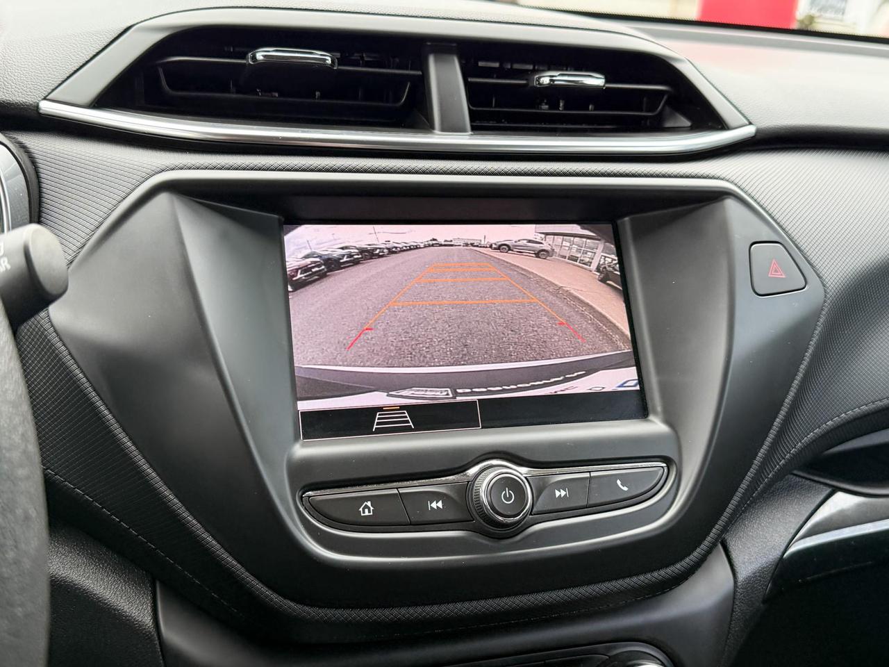 2023 Chevrolet TrailBlazer 1.3L 3CYL TURBO, AWD LT, HEATED FRONT CLOTH SEATS, REMOTE VEHICLE START, REAR VISION CAMERA,SAFETY PACKAGE, 17" BLACK ALLOY WHEELS Photo