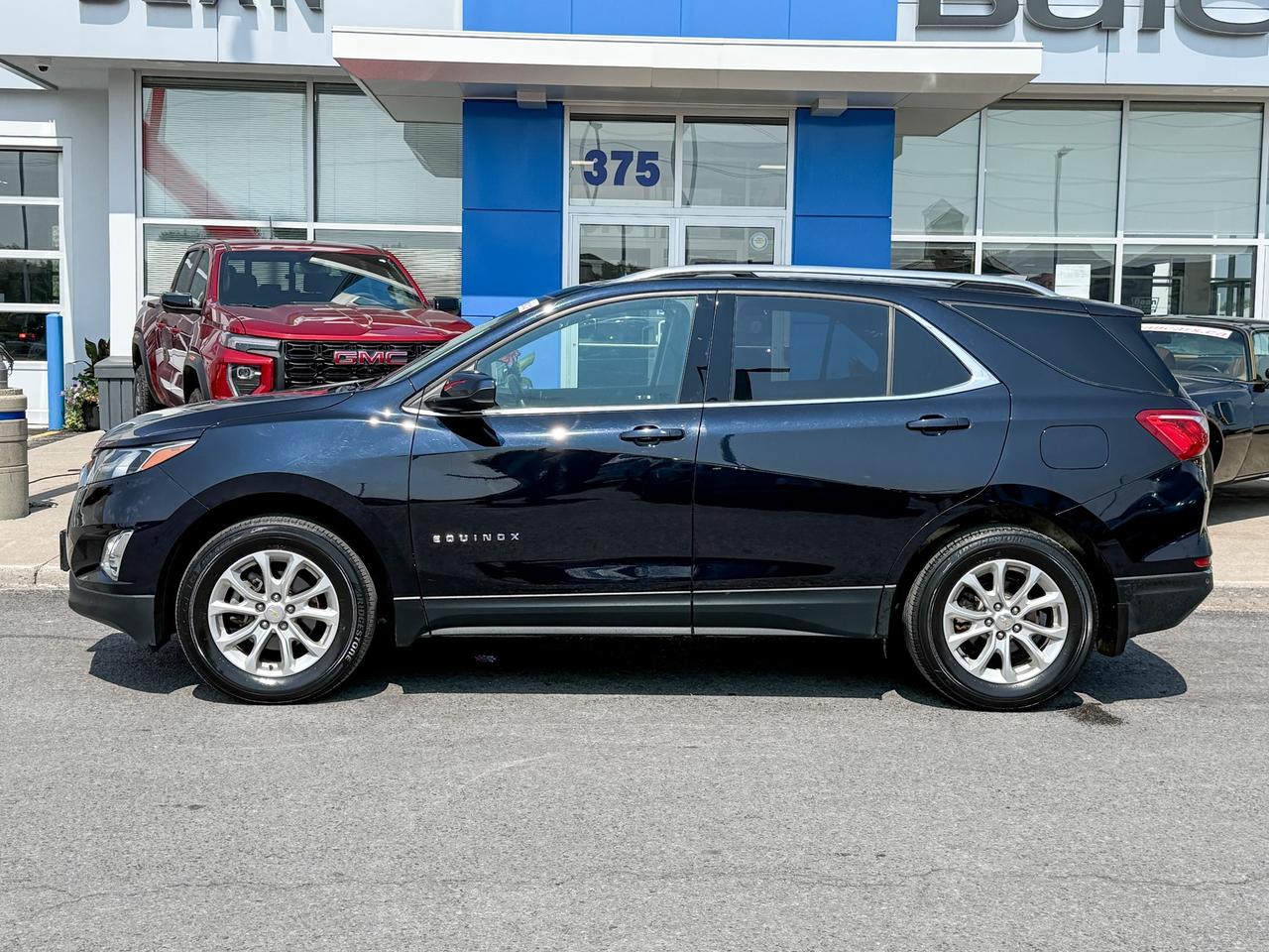 2020 Chevrolet Equinox 1.5L 4CYL TURBO, LT AWD, SKYSCAPE SUNROOF, HEATED FRONT BUCKET SEATS, REMOTE VEHICLE START, POWER LIFTGATE, EMBEDDED NAVIGATION, 17" ALLOY WHEELS Photo