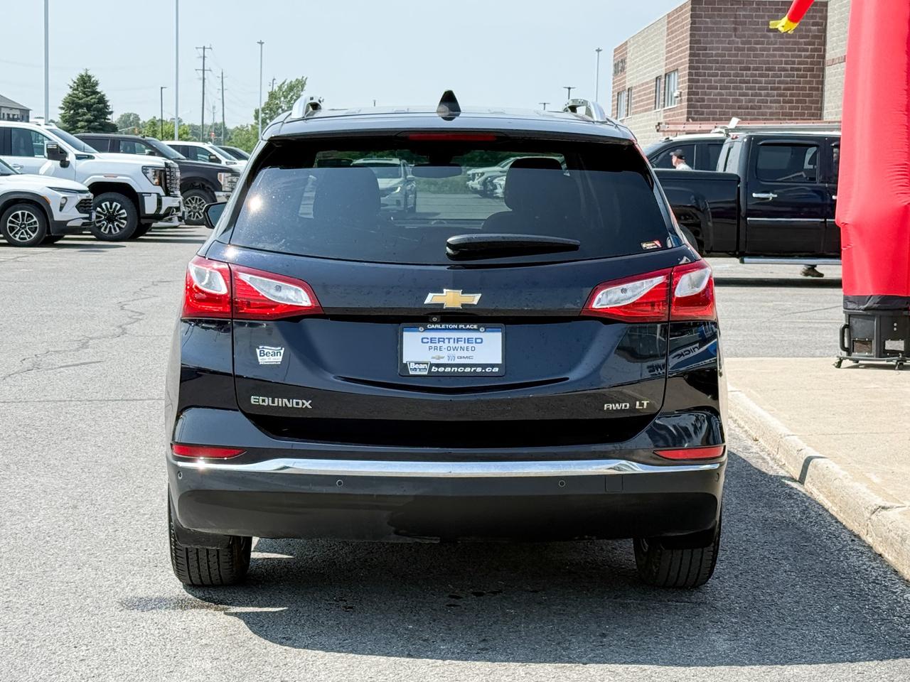 2020 Chevrolet Equinox 1.5L 4CYL TURBO, LT AWD, SKYSCAPE SUNROOF, HEATED FRONT BUCKET SEATS, REMOTE VEHICLE START, POWER LIFTGATE, EMBEDDED NAVIGATION, 17" ALLOY WHEELS Photo
