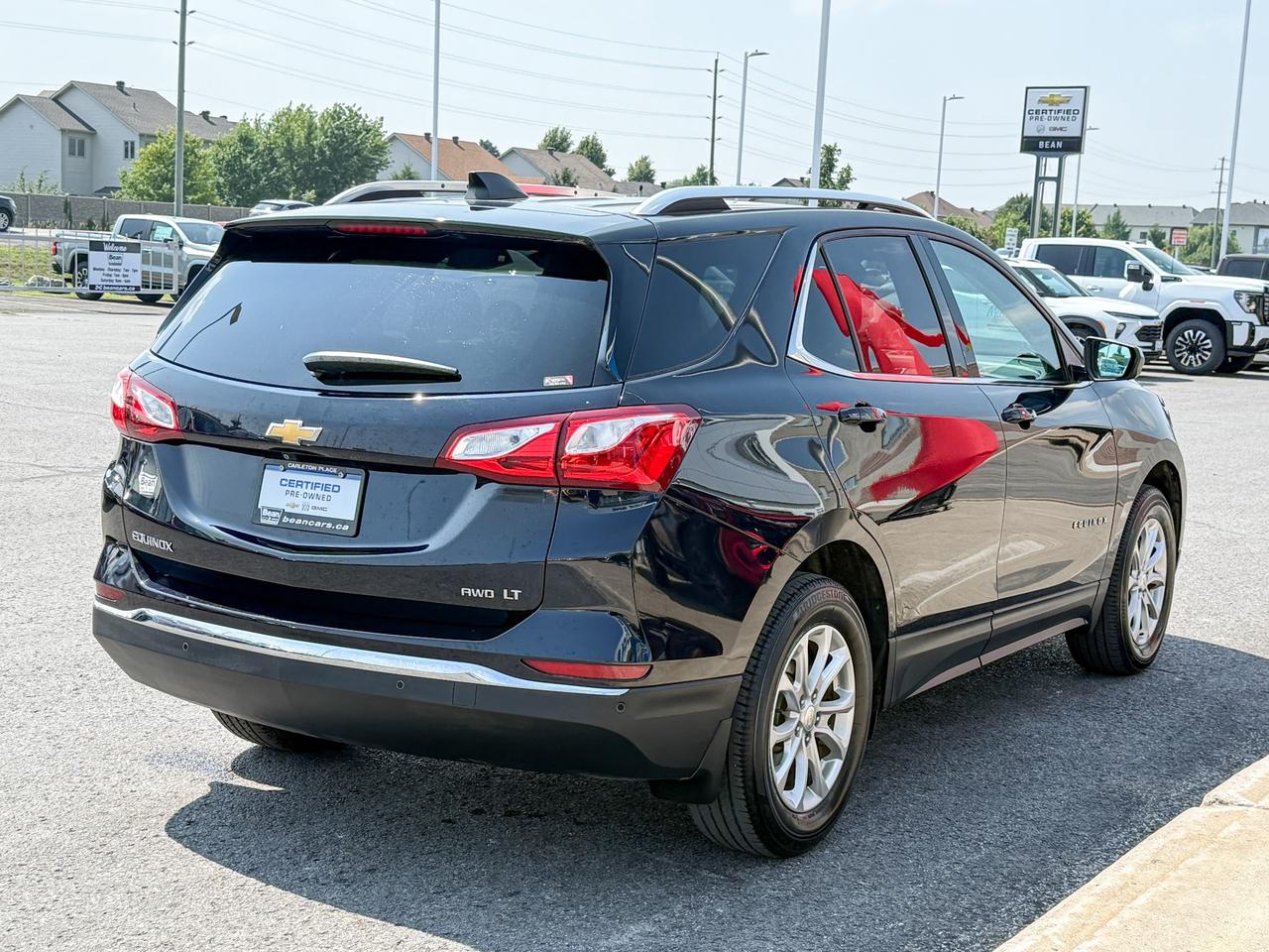 2020 Chevrolet Equinox 1.5L 4CYL TURBO, LT AWD, SKYSCAPE SUNROOF, HEATED FRONT BUCKET SEATS, REMOTE VEHICLE START, POWER LIFTGATE, EMBEDDED NAVIGATION, 17" ALLOY WHEELS Photo