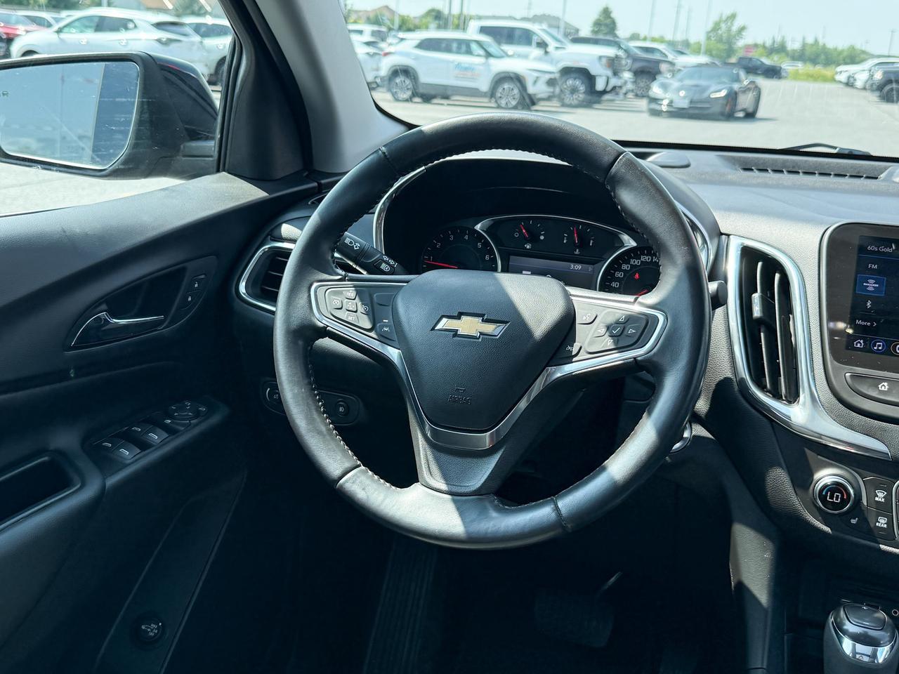 2020 Chevrolet Equinox 1.5L 4CYL TURBO, LT AWD, SKYSCAPE SUNROOF, HEATED FRONT BUCKET SEATS, REMOTE VEHICLE START, POWER LIFTGATE, EMBEDDED NAVIGATION, 17" ALLOY WHEELS Photo