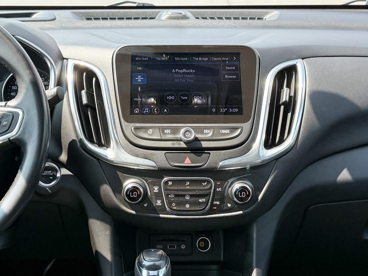 2020 Chevrolet Equinox 1.5L 4CYL TURBO, LT AWD, SKYSCAPE SUNROOF, HEATED FRONT BUCKET SEATS, REMOTE VEHICLE START, POWER LIFTGATE, EMBEDDED NAVIGATION, 17" ALLOY WHEELS Photo