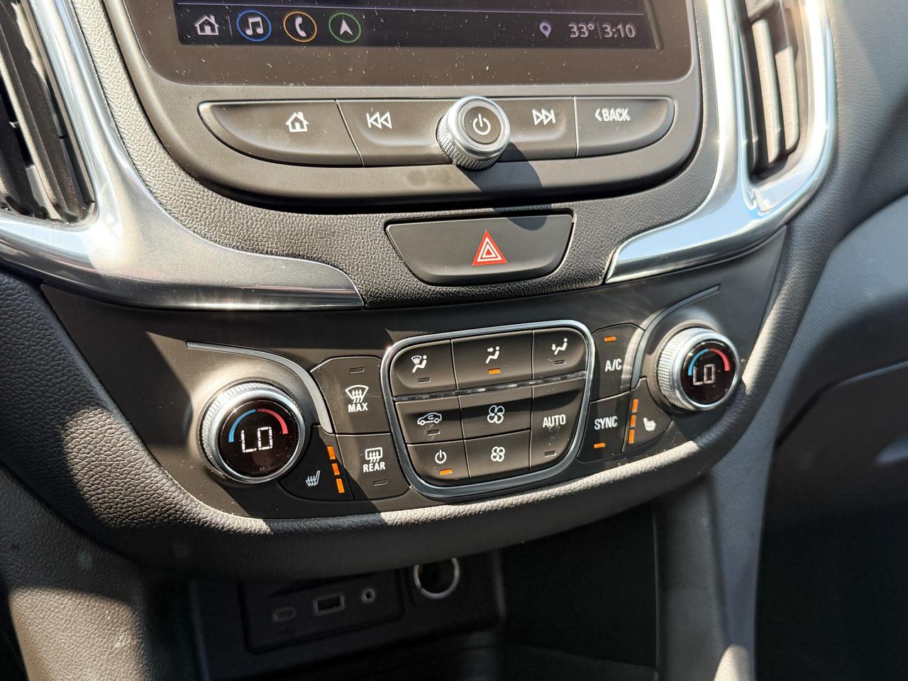 2020 Chevrolet Equinox 1.5L 4CYL TURBO, LT AWD, SKYSCAPE SUNROOF, HEATED FRONT BUCKET SEATS, REMOTE VEHICLE START, POWER LIFTGATE, EMBEDDED NAVIGATION, 17" ALLOY WHEELS Photo