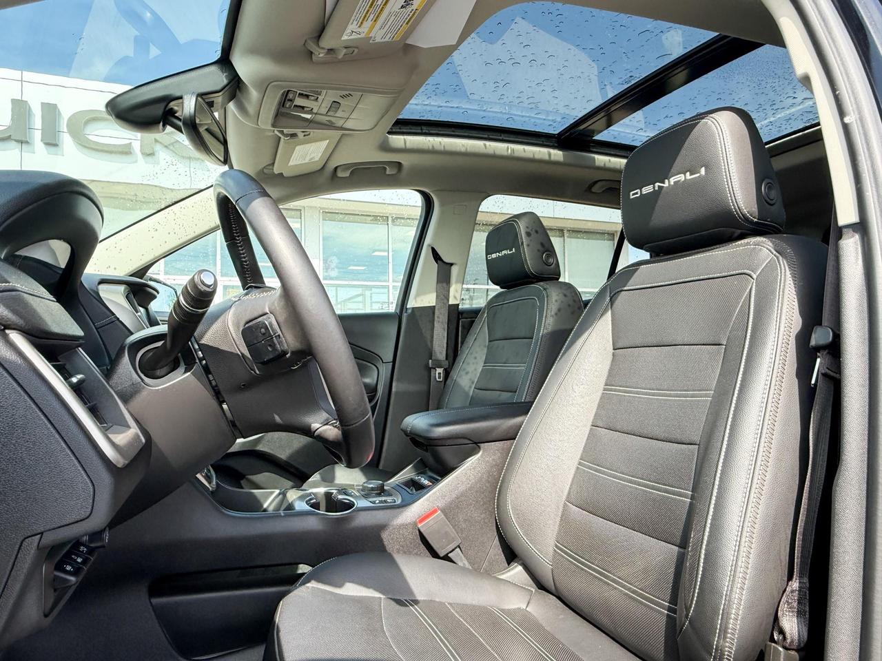 2022 GMC Terrain Denali 1.5L 4CYL TURBO, DENALI AWD, BLACK DIAMOND EDITION, SKSCAPE SUNROOF, HEATED AND VENTILATED FRONT SEATS, HEATED REAR SEATS, HEATED STEERING WHEEL, REMOTE VEHICLE START, HUD, 19" DARK GREY ALLOY WHEELS Photo