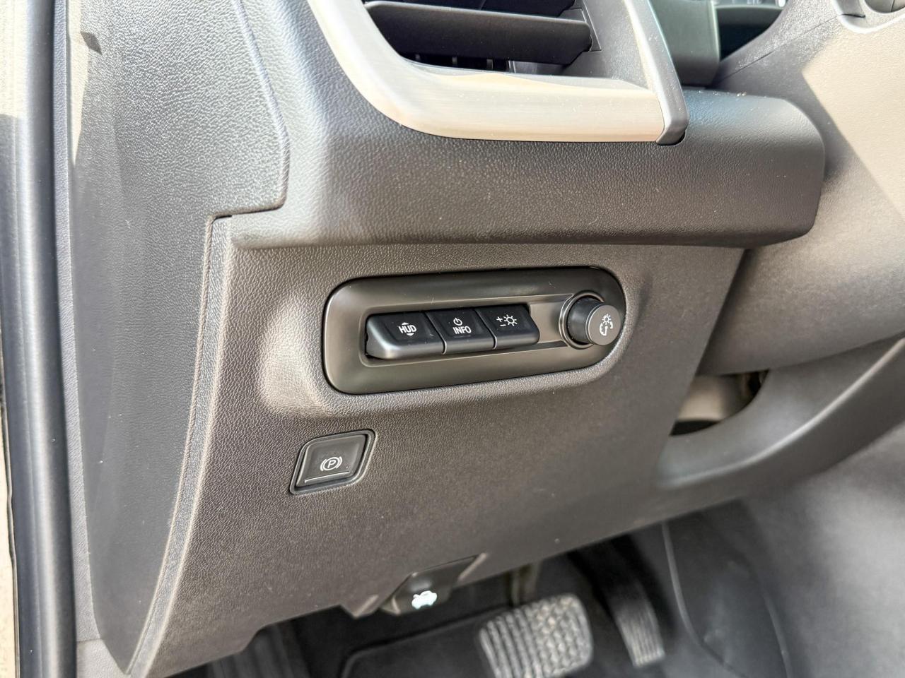 2022 GMC Terrain Denali 1.5L 4CYL TURBO, DENALI AWD, BLACK DIAMOND EDITION, SKSCAPE SUNROOF, HEATED AND VENTILATED FRONT SEATS, HEATED REAR SEATS, HEATED STEERING WHEEL, REMOTE VEHICLE START, HUD, 19" DARK GREY ALLOY WHEELS Photo