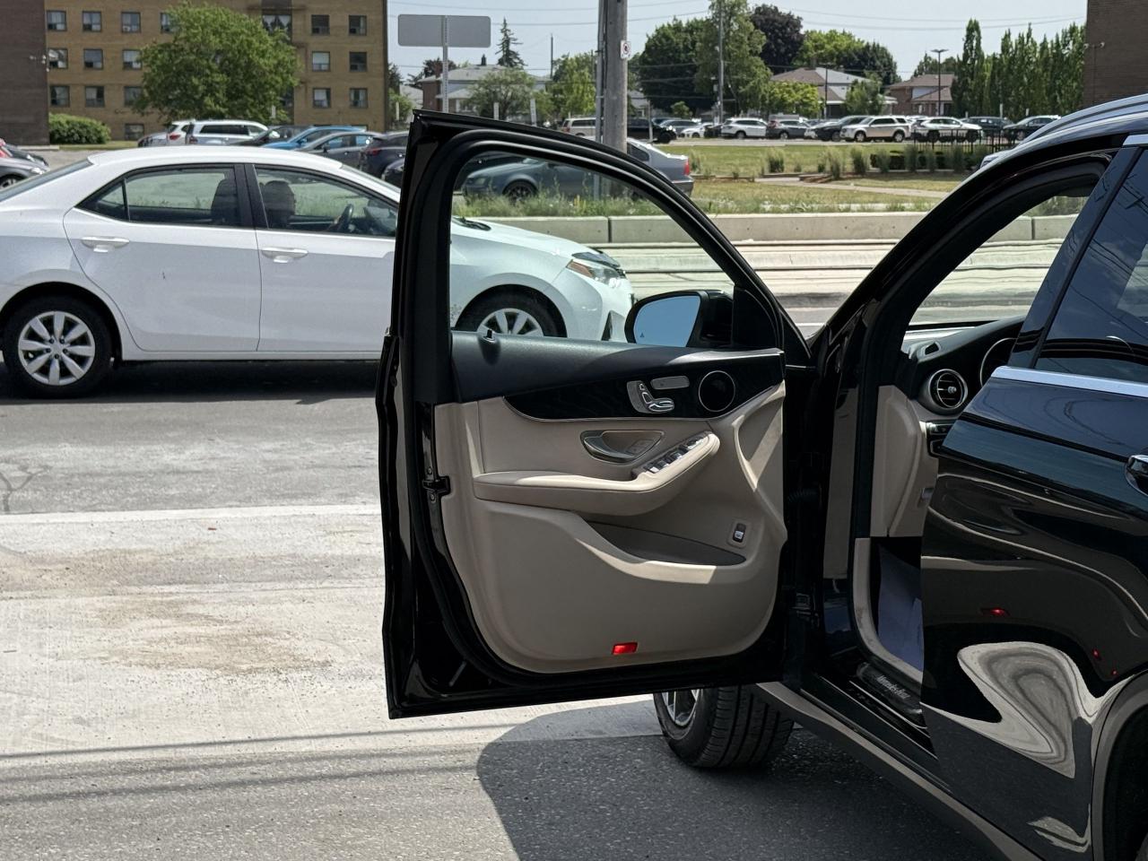 2019 Mercedes-Benz GLC-Class 300 //AMG SPORT | PANO | LOADED - Photo #14