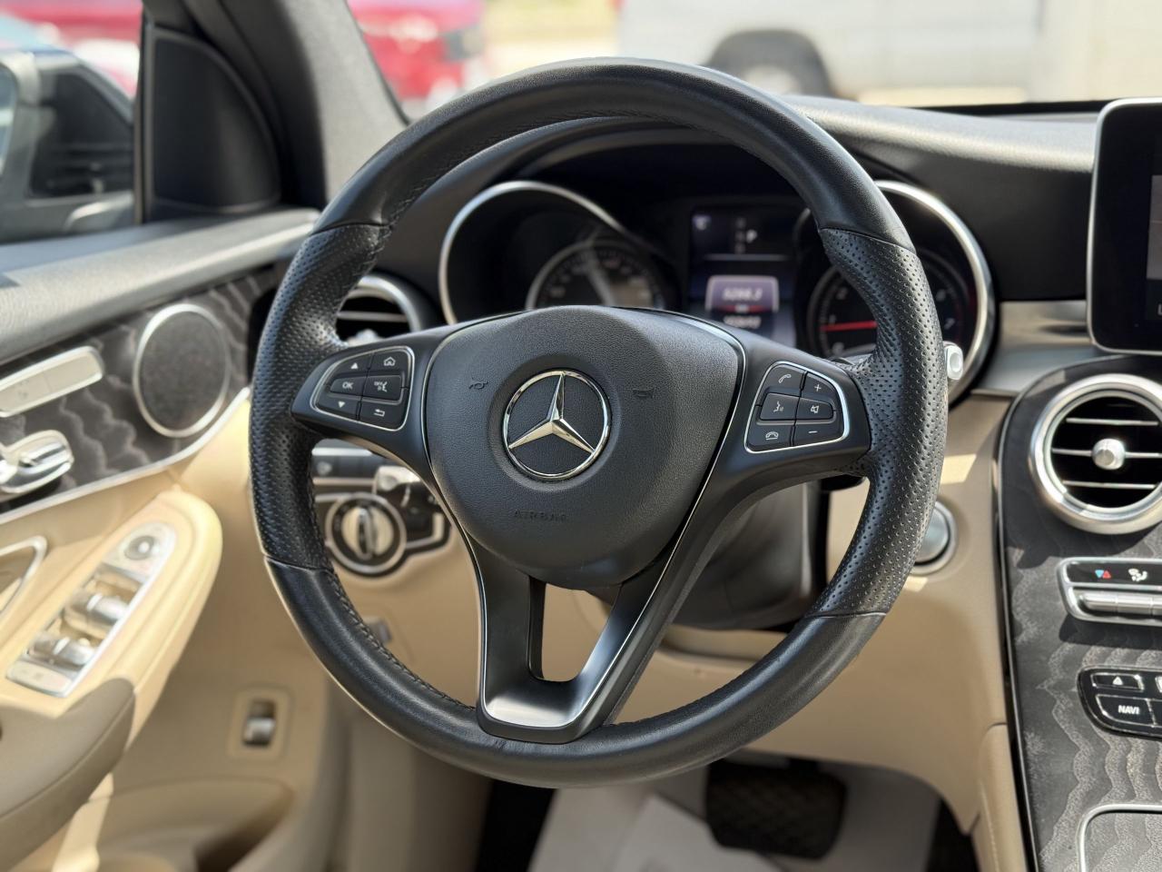 2019 Mercedes-Benz GLC-Class 300 //AMG SPORT | PANO | LOADED - Photo #19