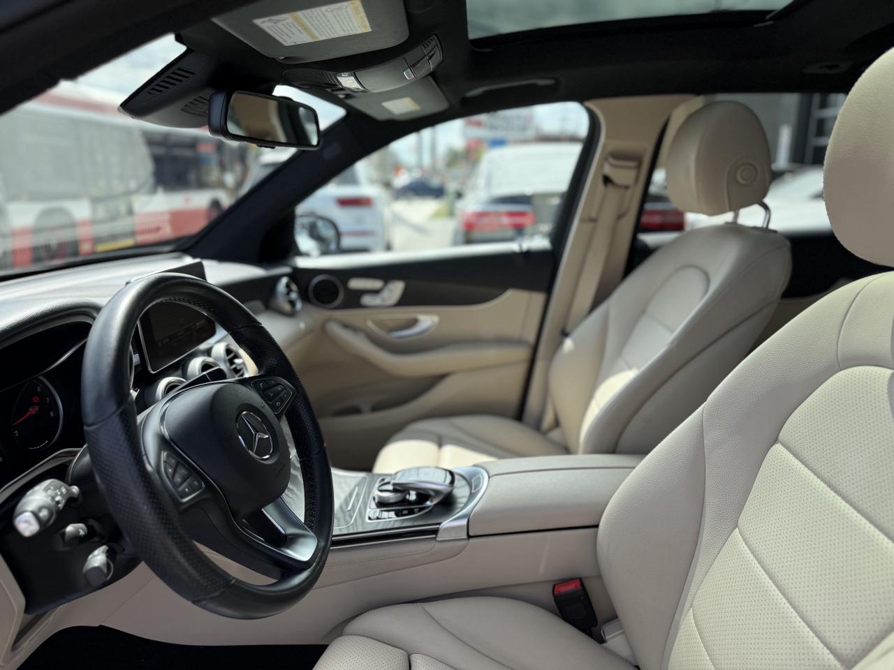 2019 Mercedes-Benz GLC-Class 300 //AMG SPORT | PANO | LOADED - Photo #28