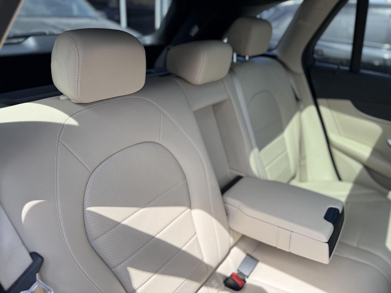 2019 Mercedes-Benz GLC-Class 300 //AMG SPORT | PANO | LOADED - Photo #37