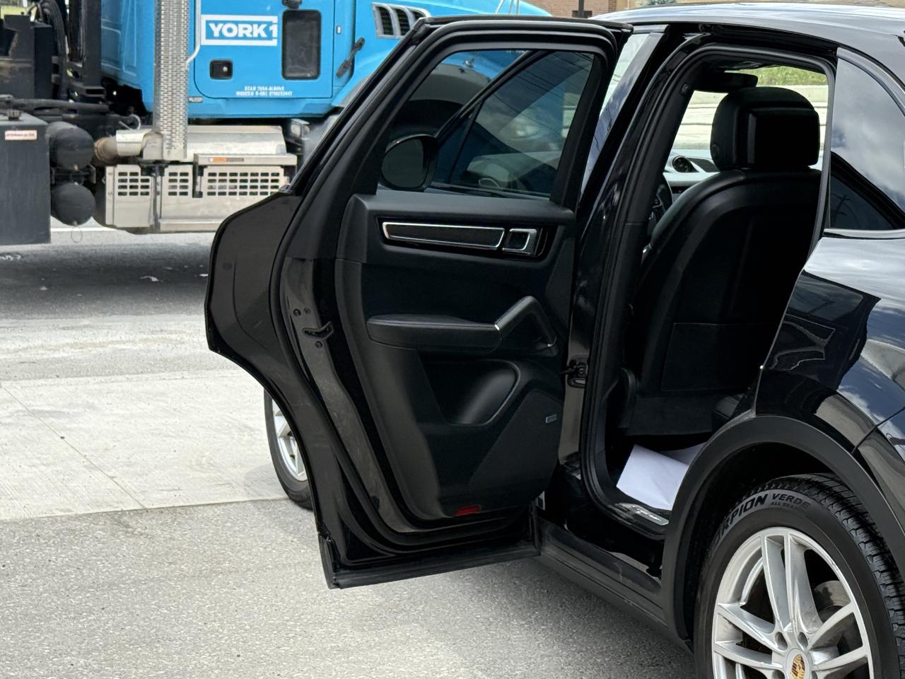 2019 Porsche Cayenne S | PREMIUM | BOSE | PANO | LOADED - Photo #39