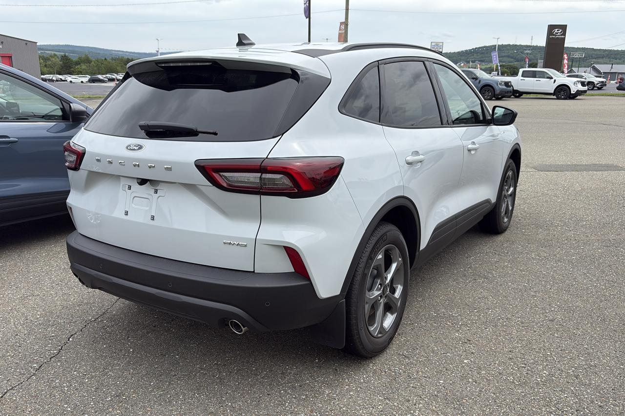 2025 Ford Escape  Photo1