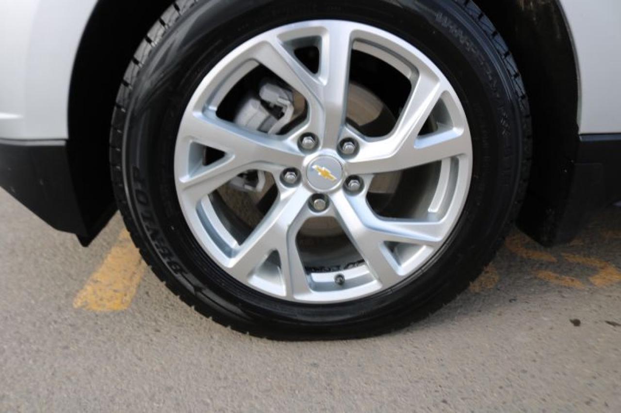 2021 Chevrolet Equinox  Photo2