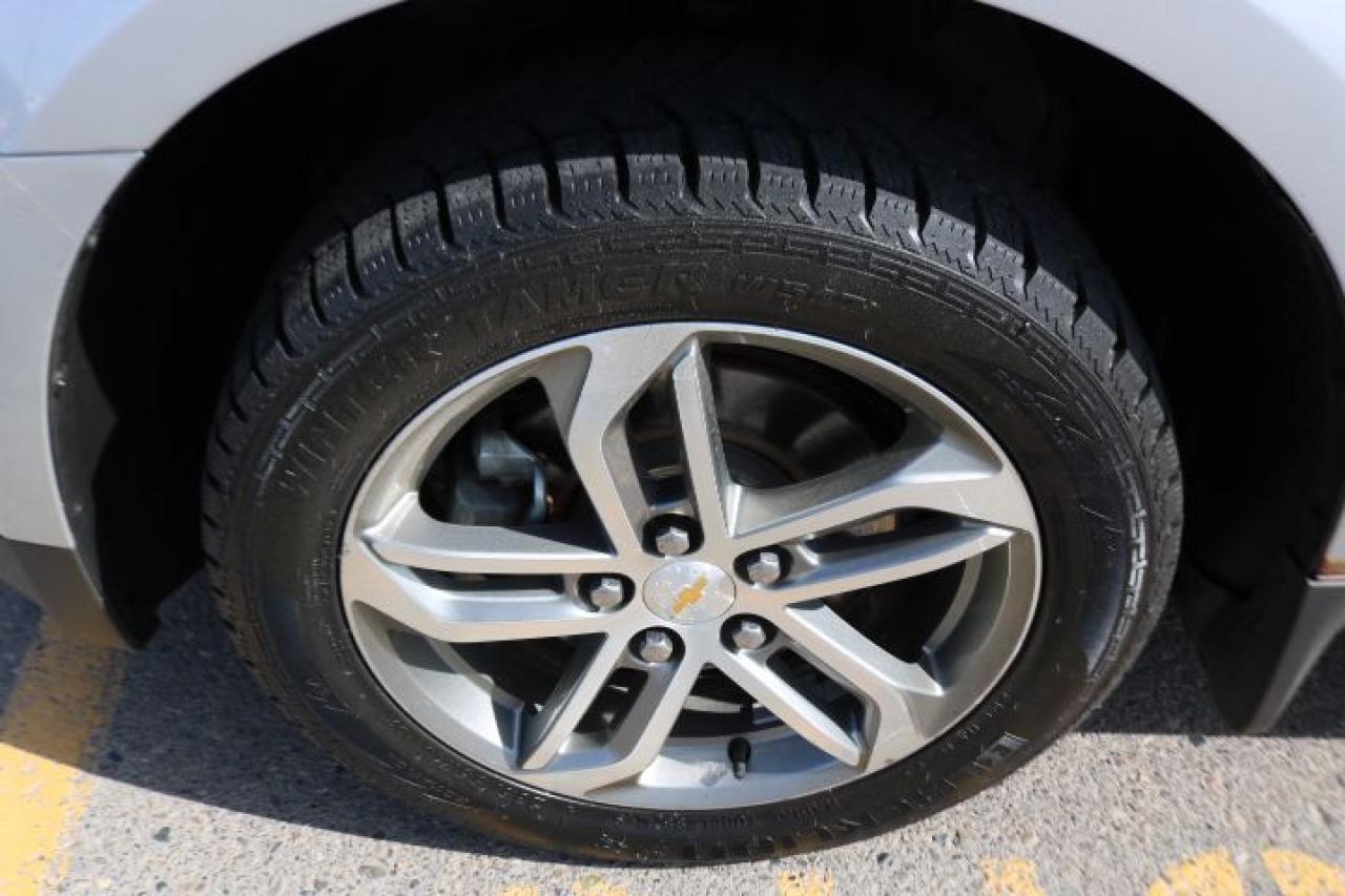 2017 Chevrolet Equinox  Photo2