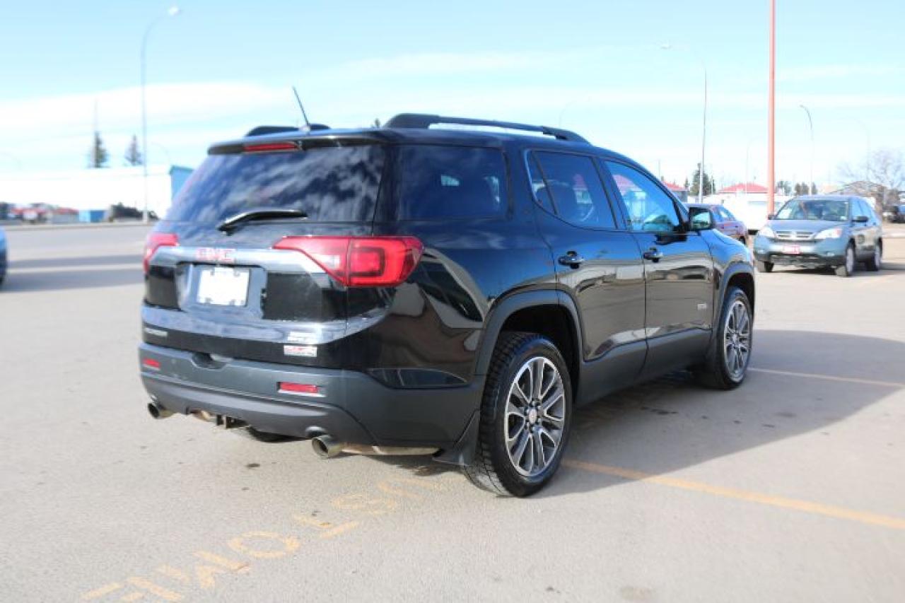 2017 GMC Acadia All Terrain 2 AWD Photo4