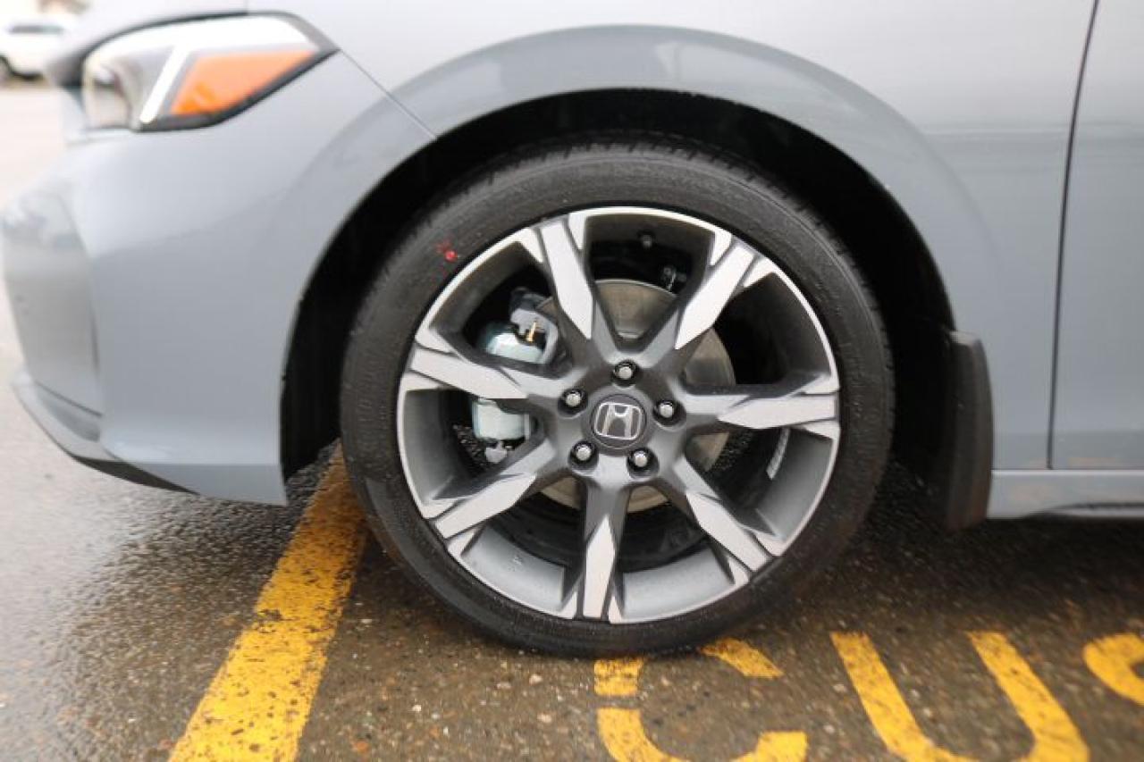 2025 Honda Civic Sport Touring Photo2
