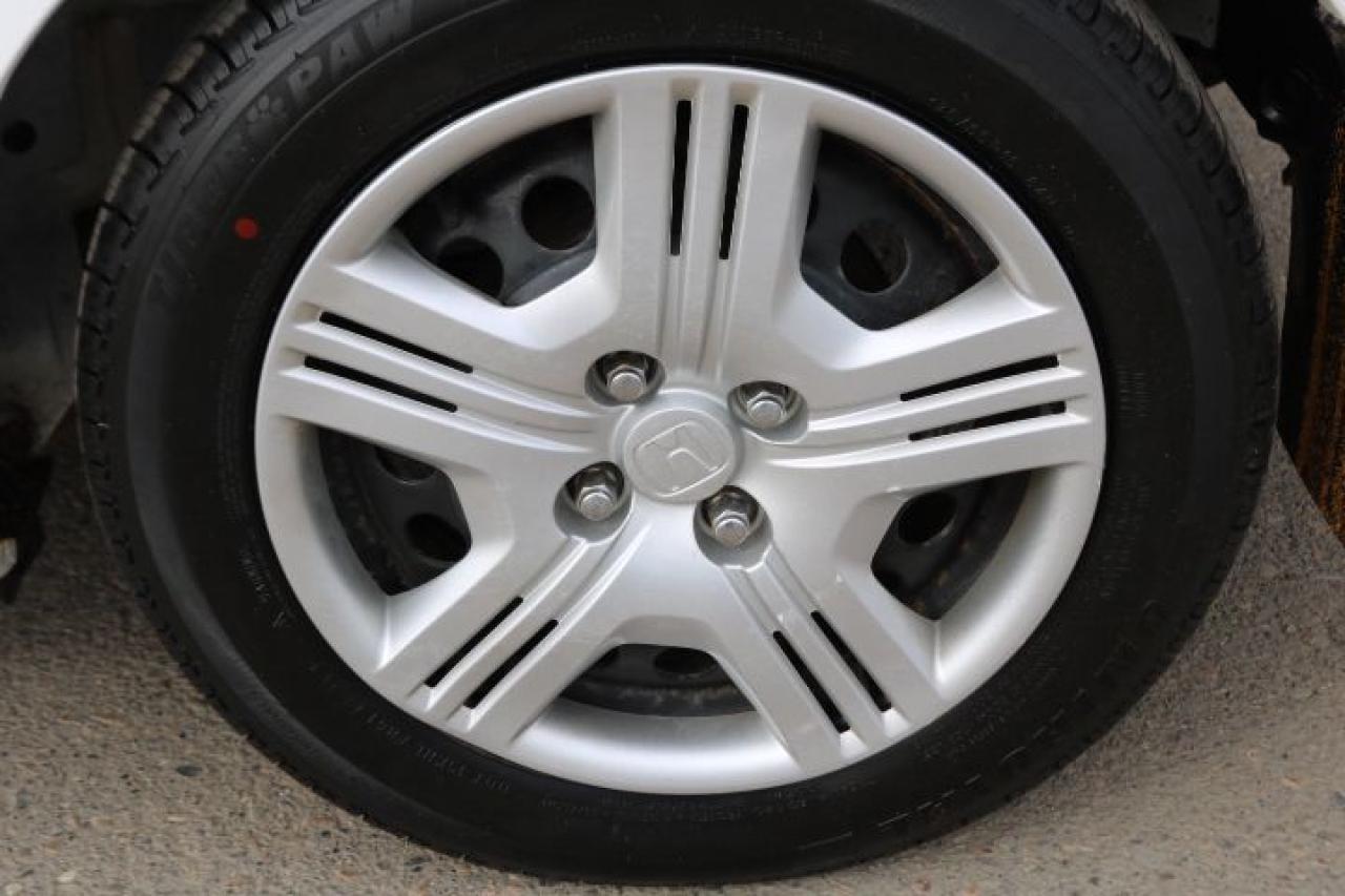 2014 Honda Fit Sport 5-Speed AT Photo2