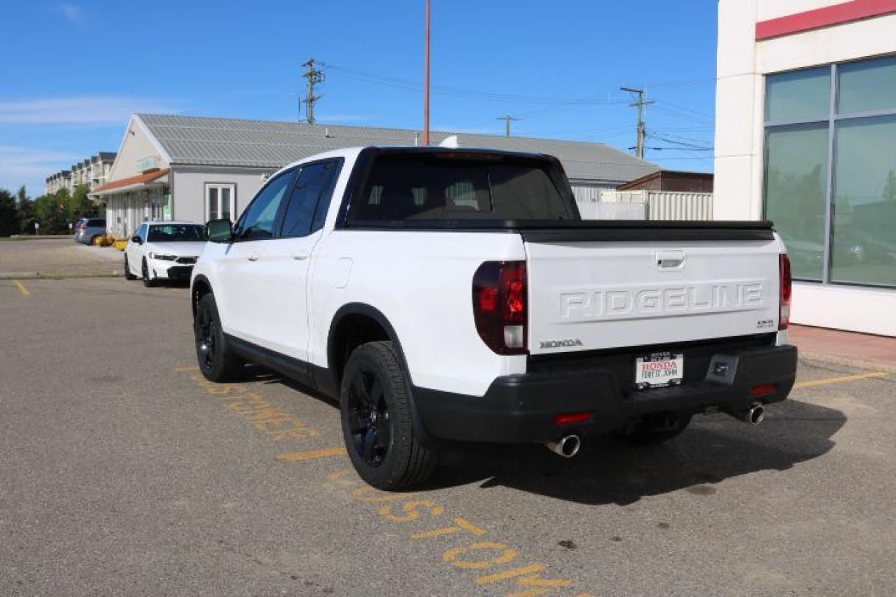 2025 Honda Ridgeline Black Edition AWD Photo3