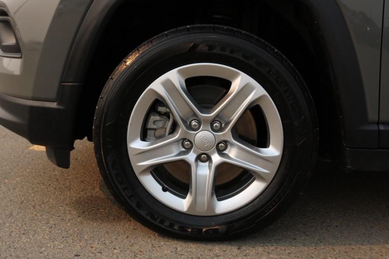 2024 Jeep Compass Sport Utility 4-DR Photo2