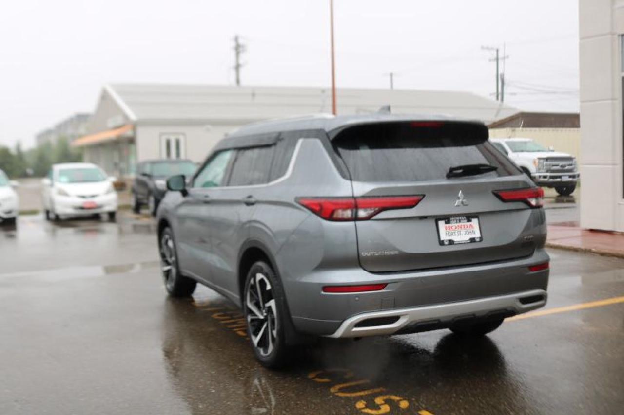 2024 Mitsubishi Outlander SEL 4WD Photo3