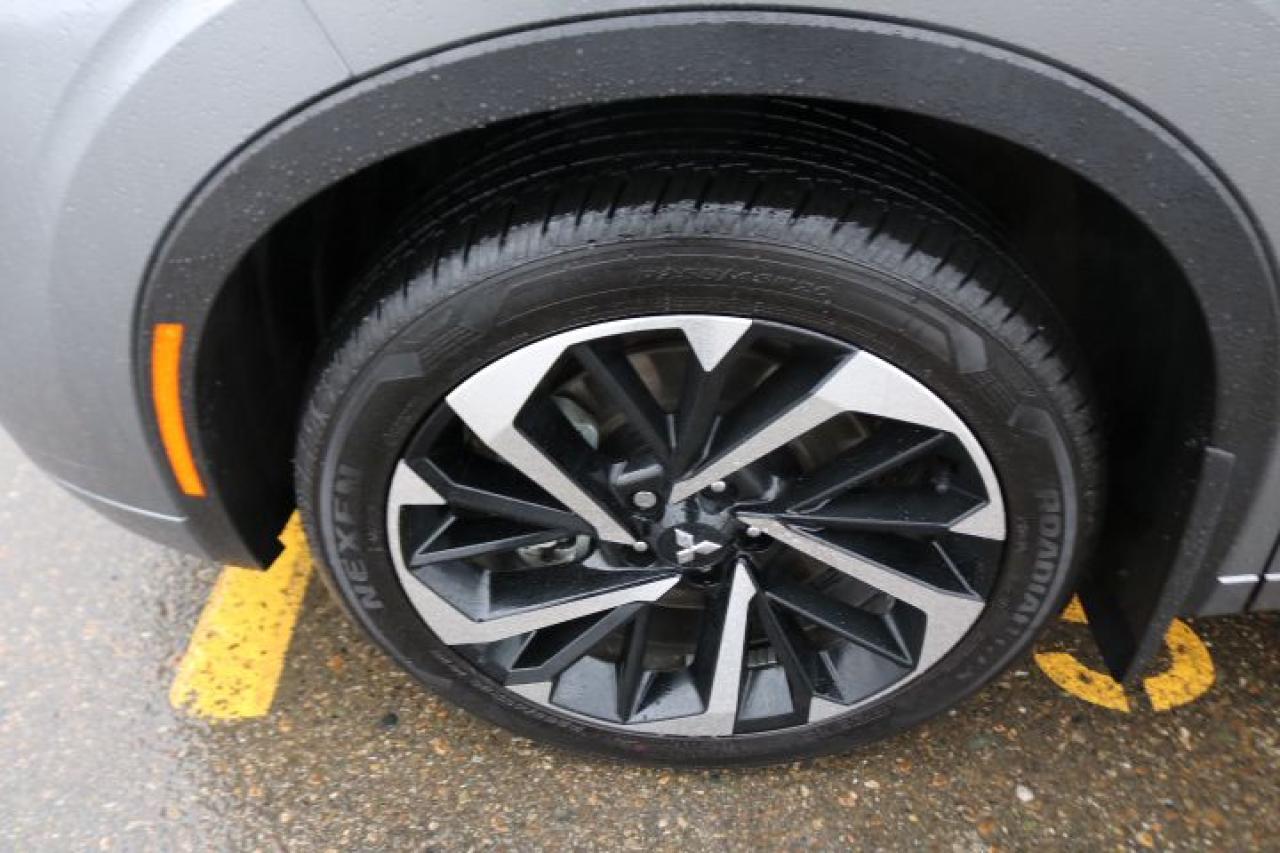 2024 Mitsubishi Outlander SEL 4WD Photo2