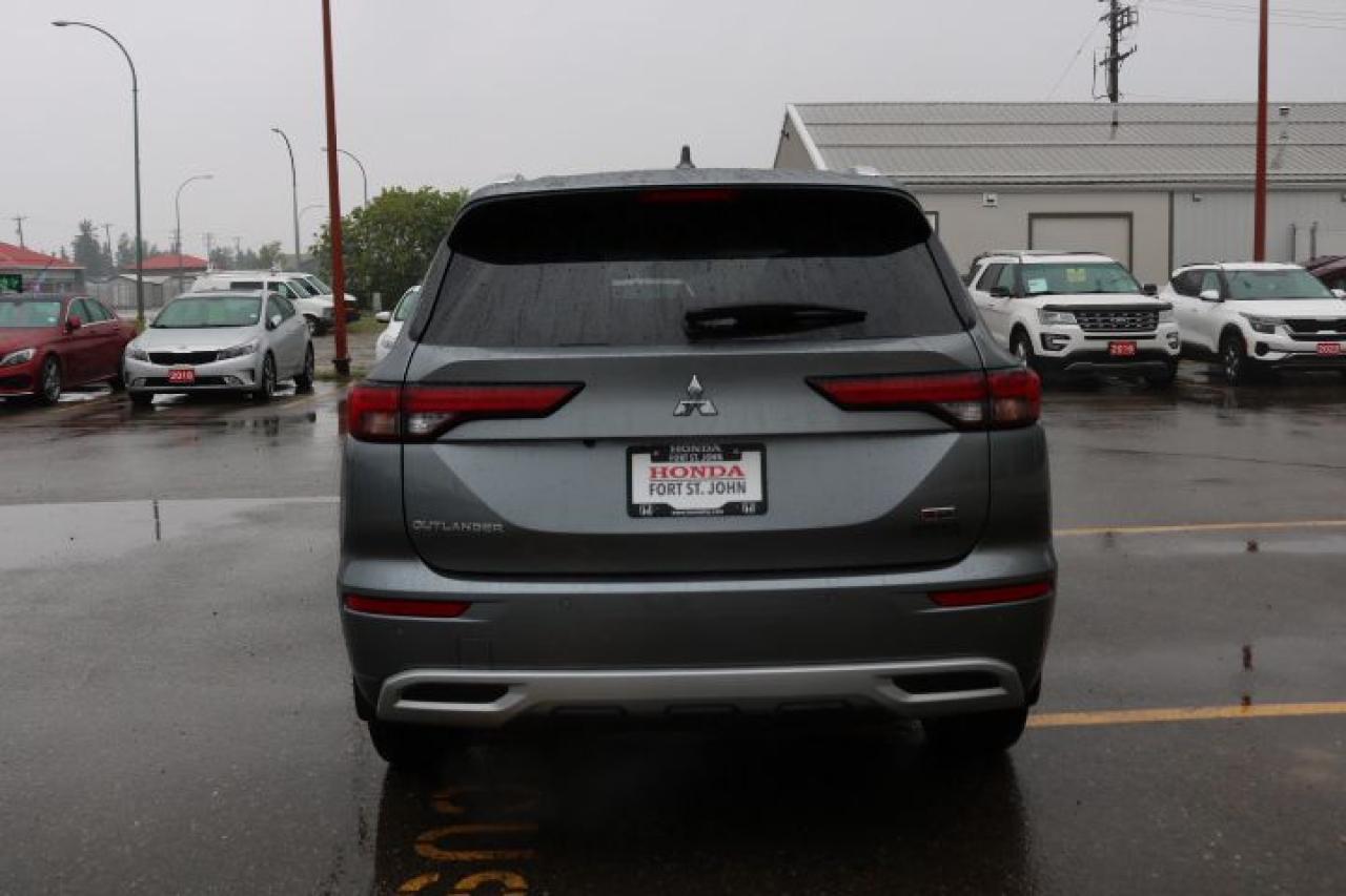 2024 Mitsubishi Outlander SEL 4WD Photo4
