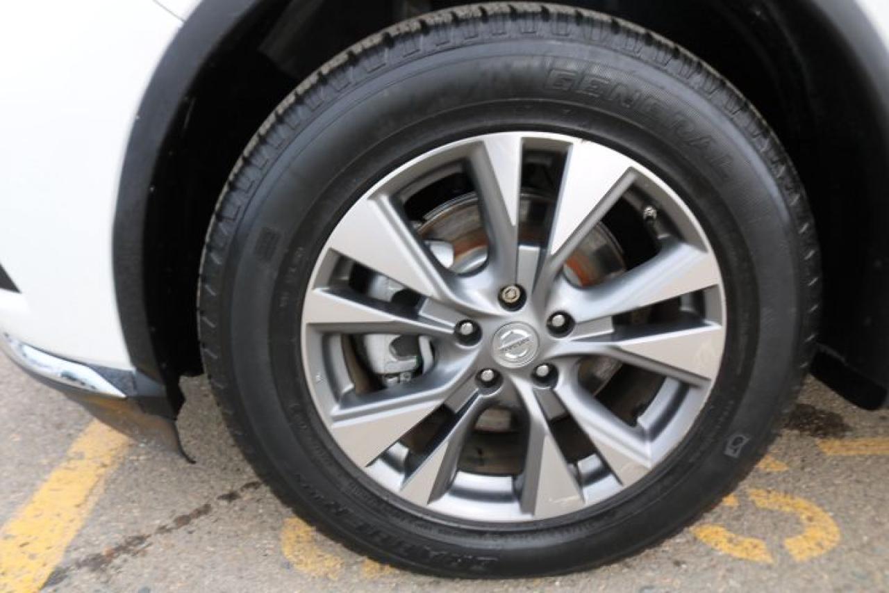 2015 Nissan Murano Platinum Photo2