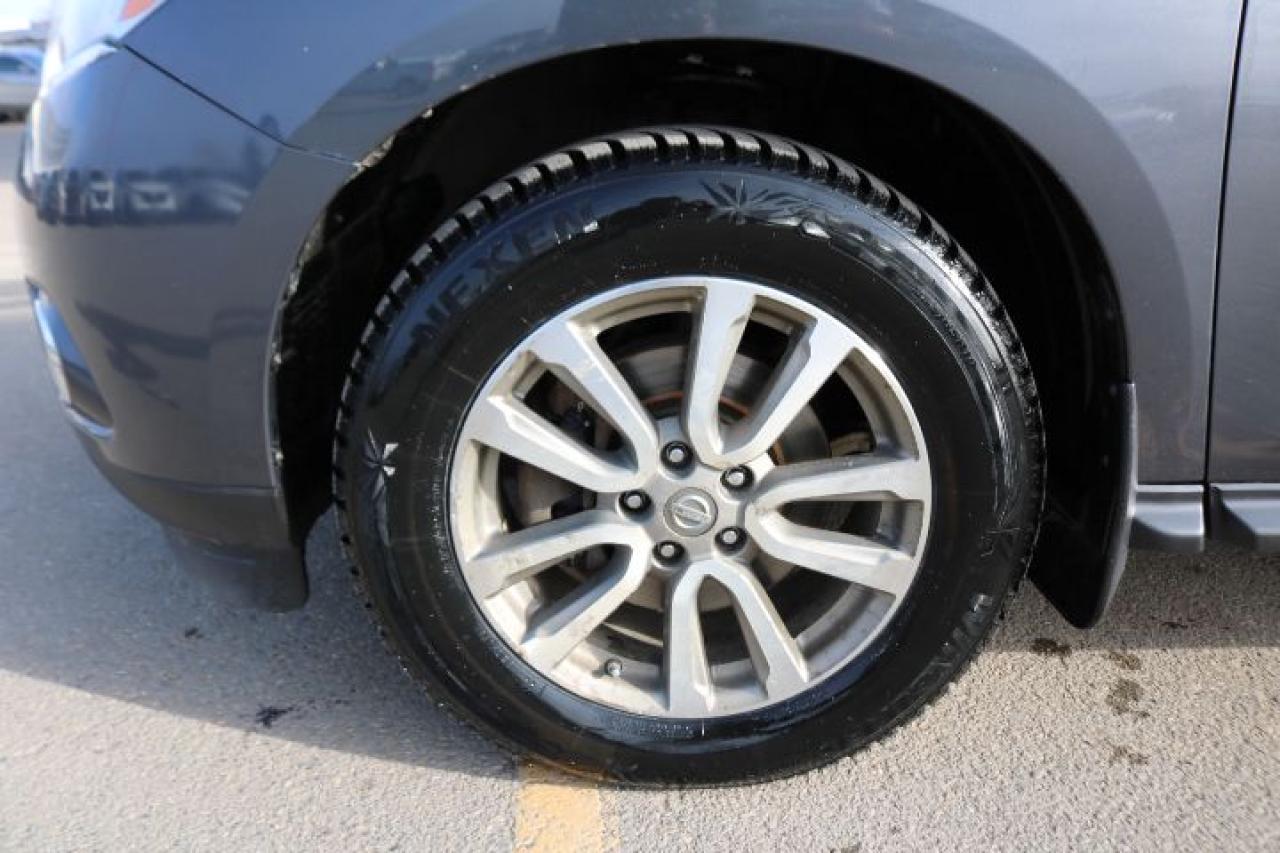 2014 Nissan Pathfinder 4WD 4dr S Photo2