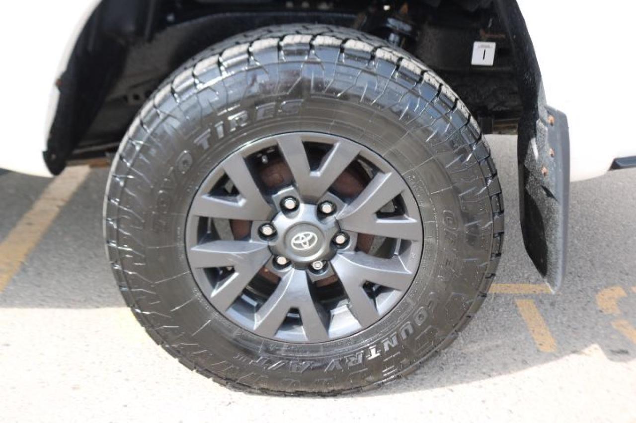 2020 Toyota Tacoma  Photo2