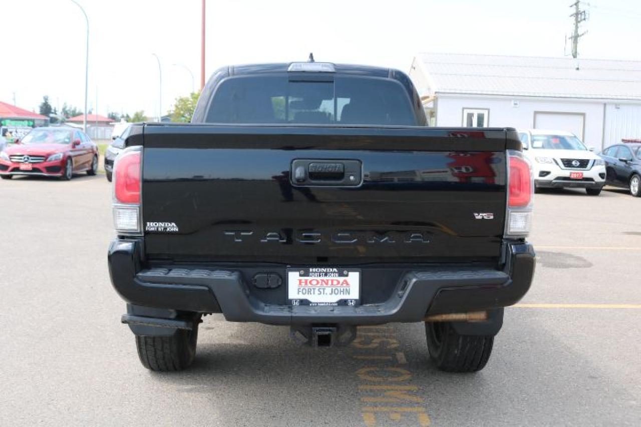 2020 Toyota Tacoma 4x4 Double Cab Auto Photo3