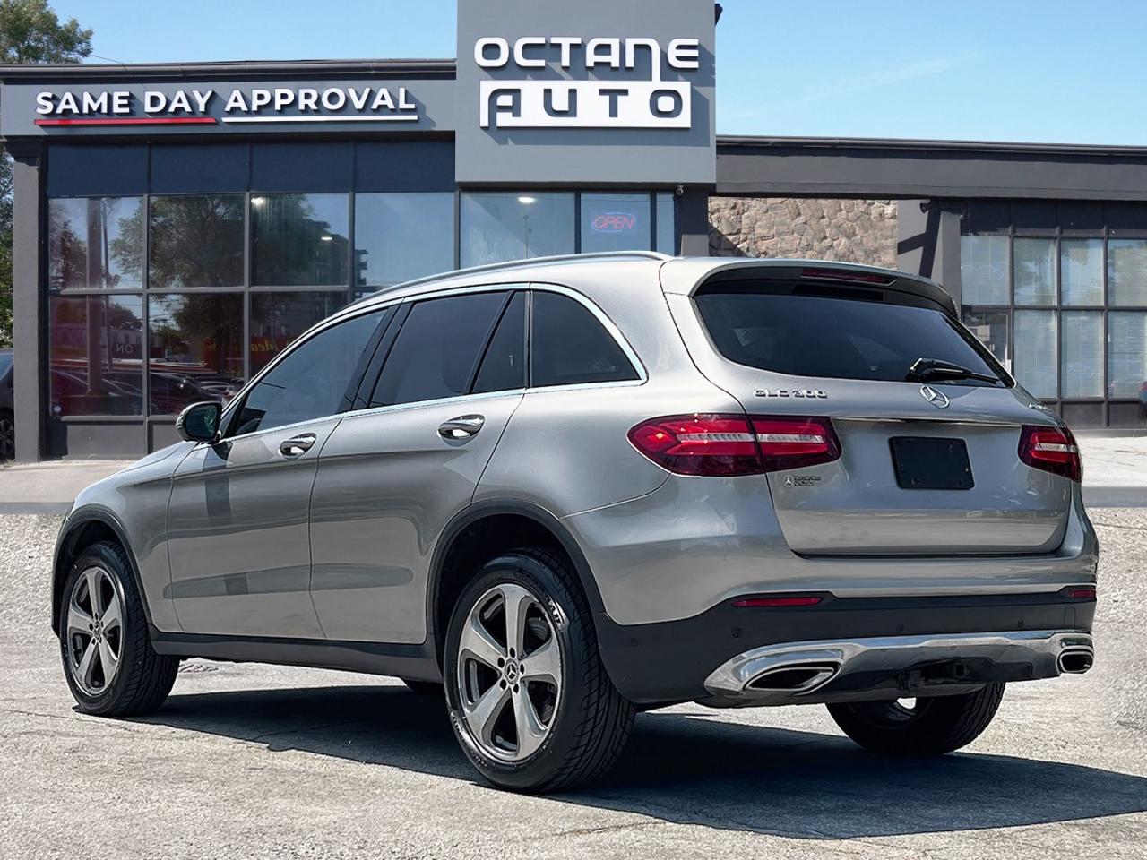 2019 Mercedes-Benz GLC-Class GLC300 4MATIC - Photo #4