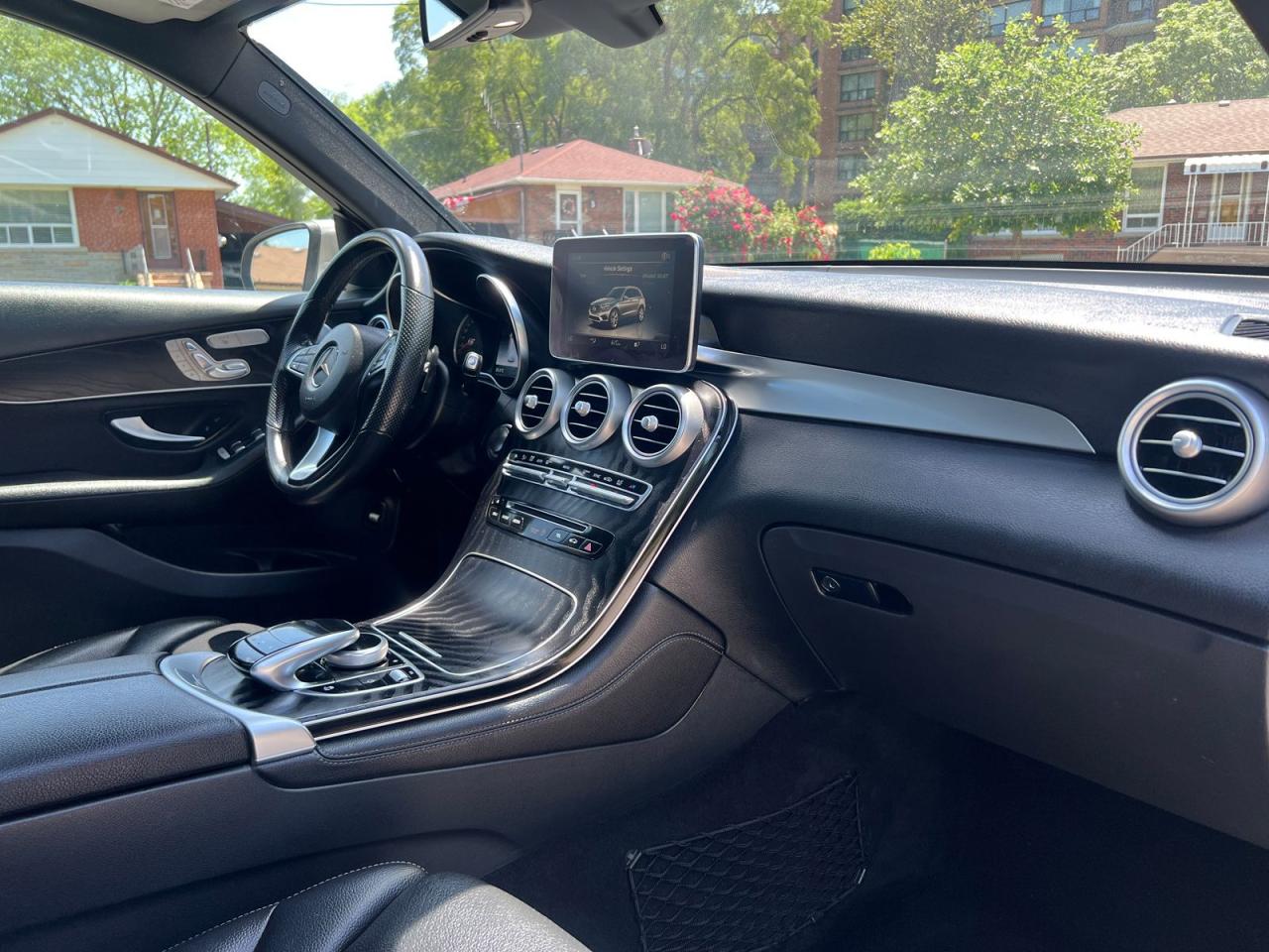 2019 Mercedes-Benz GLC-Class GLC300 4MATIC - Photo #14