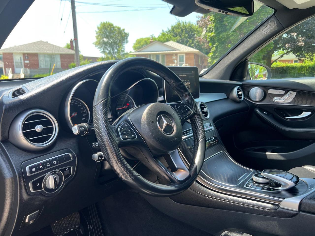2019 Mercedes-Benz GLC-Class GLC300 4MATIC - Photo #18