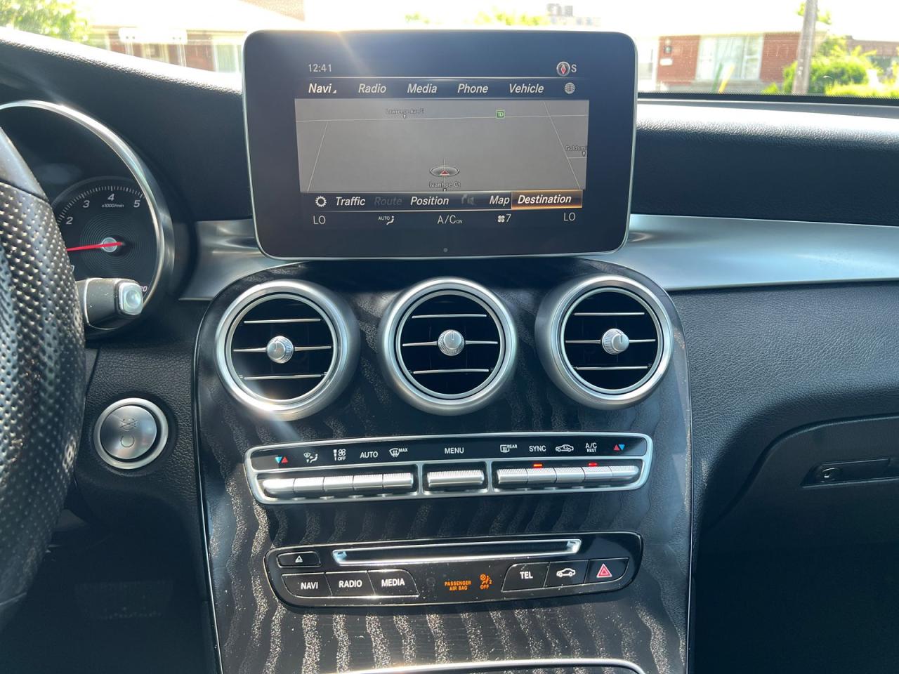 2019 Mercedes-Benz GLC-Class GLC300 4MATIC - Photo #23
