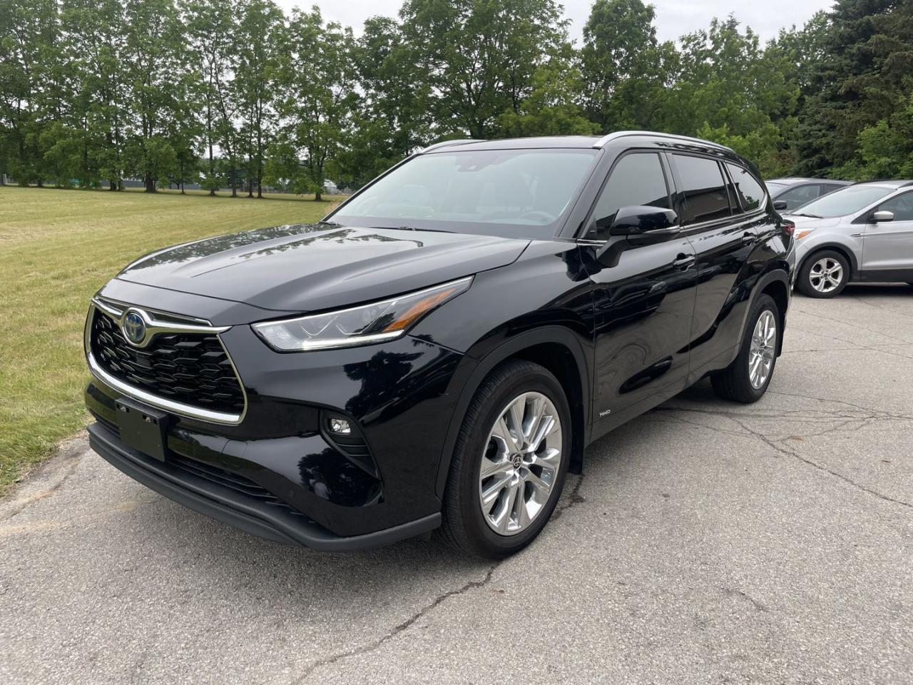 Used 2023 Toyota Highlander HYBRID Limited AWD for sale in Burlington, ON