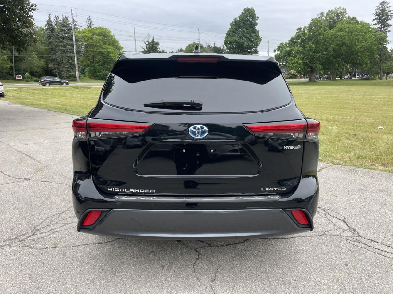 2023 Toyota Highlander HYBRID Limited AWD - Photo #5