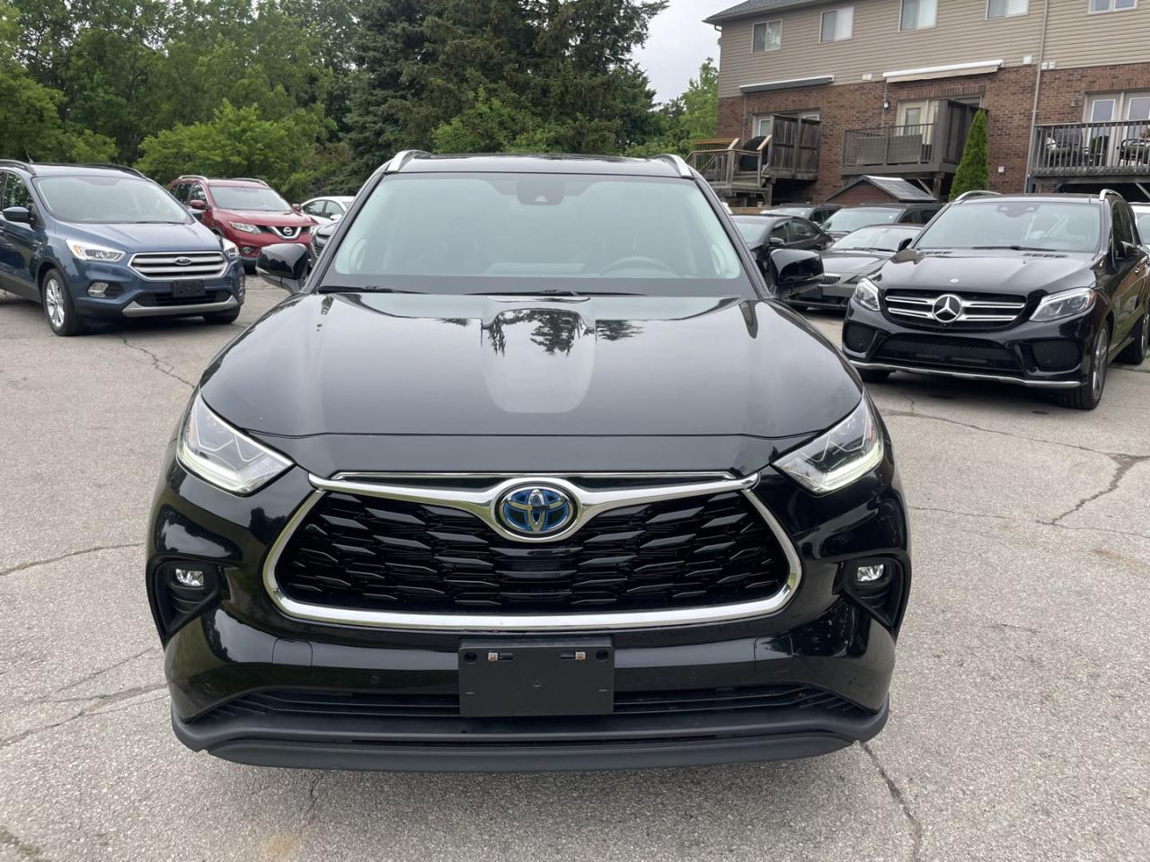 2023 Toyota Highlander HYBRID Limited AWD - Photo #2