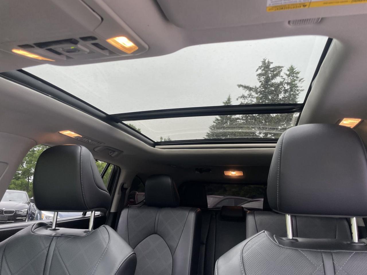 2023 Toyota Highlander HYBRID Limited AWD - Photo #14